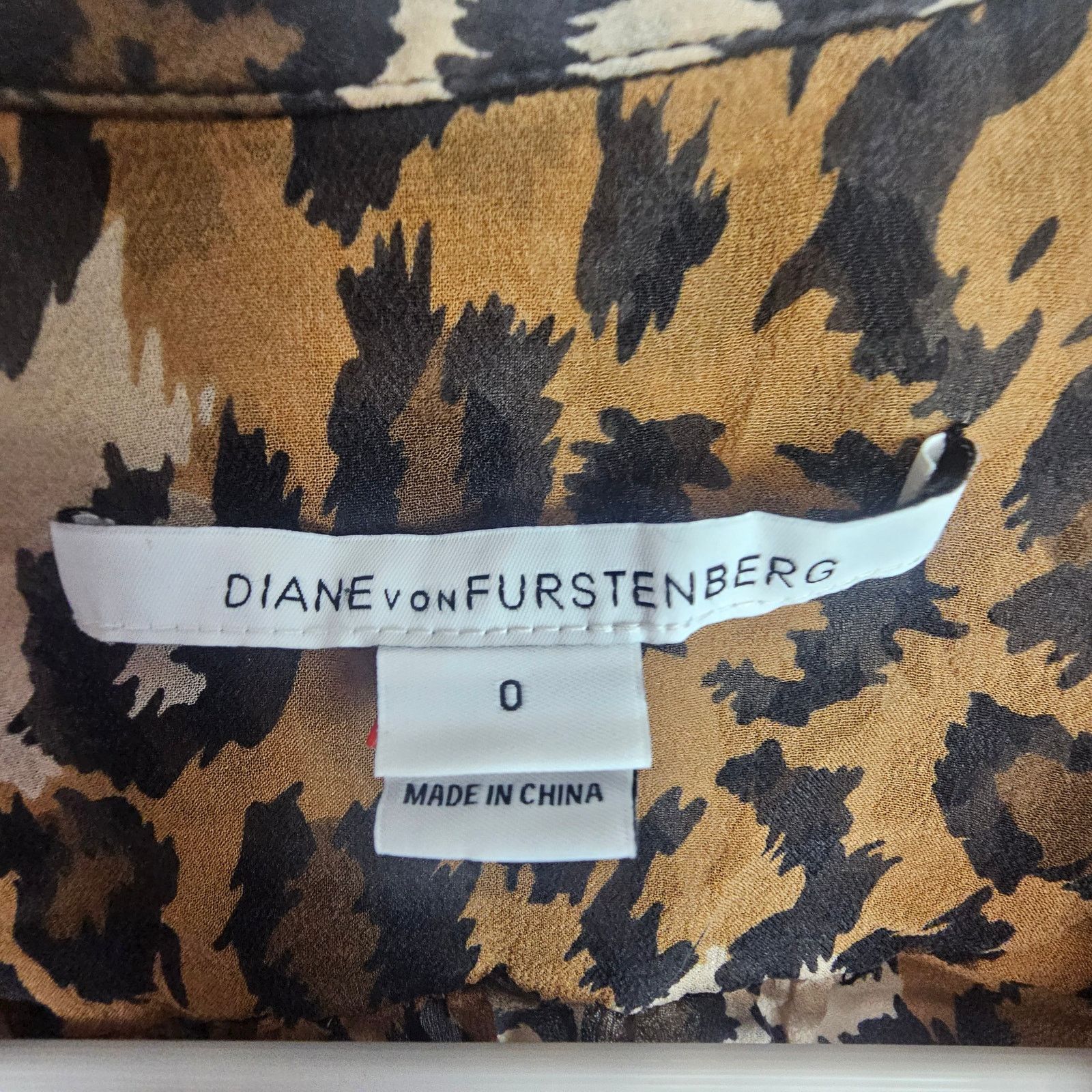 Diane von Furstenberg DIane Von Furstenberg DVF Women Silk Sheer Leopard Print Top Size XS / US 0-2 / IT 36-38 - 6 Thumbnail