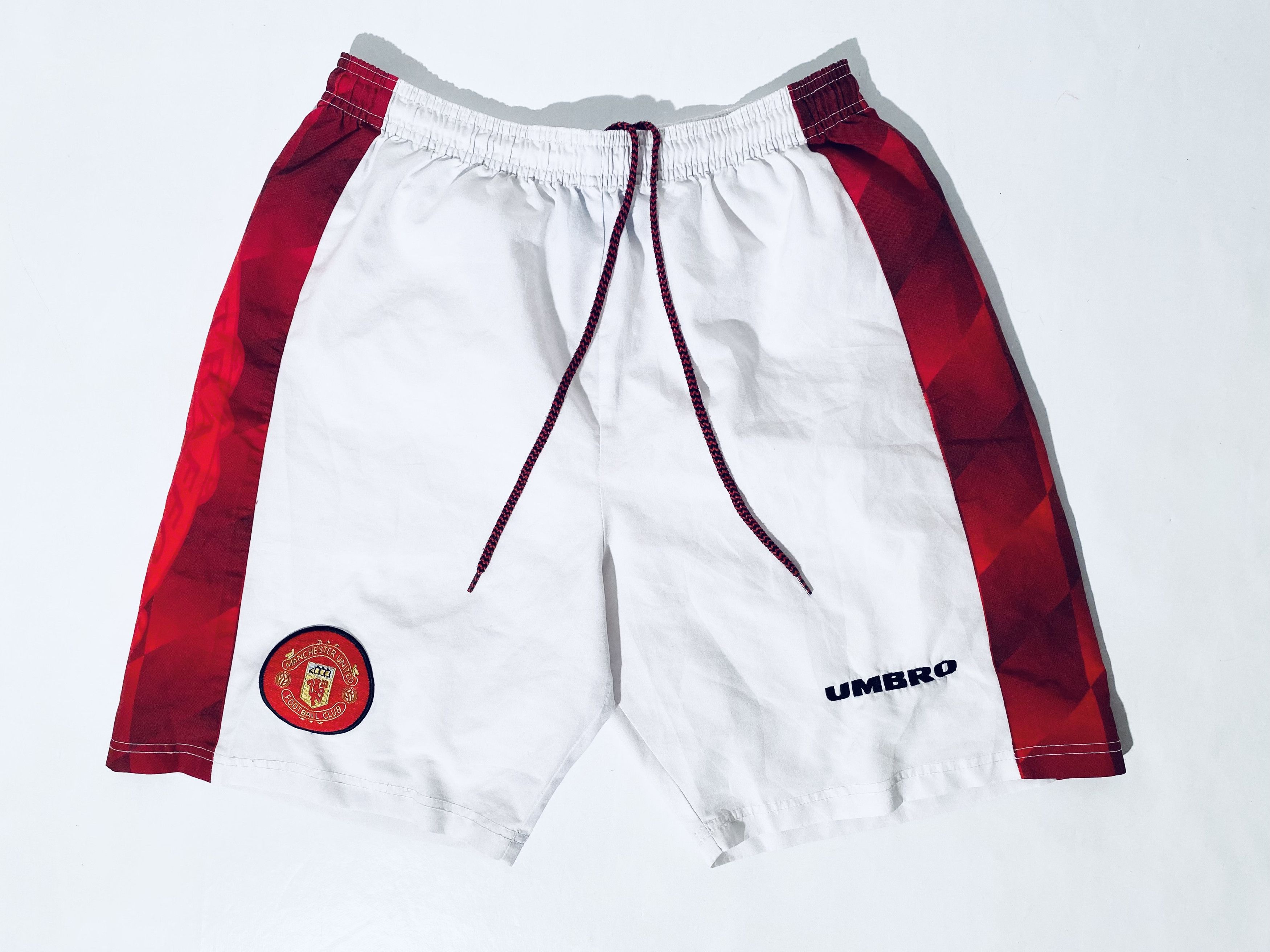 Umbro Manchester United Home Shorts 1996 1998 Size US 32 / EU 48 - 1 Thumbnail