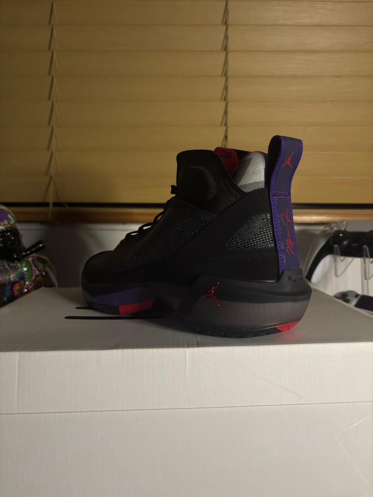 Jordan Brand Nike Air Jordan 37 PF in the "Raptors" Size US 11 / EU 44 - 7 Thumbnail