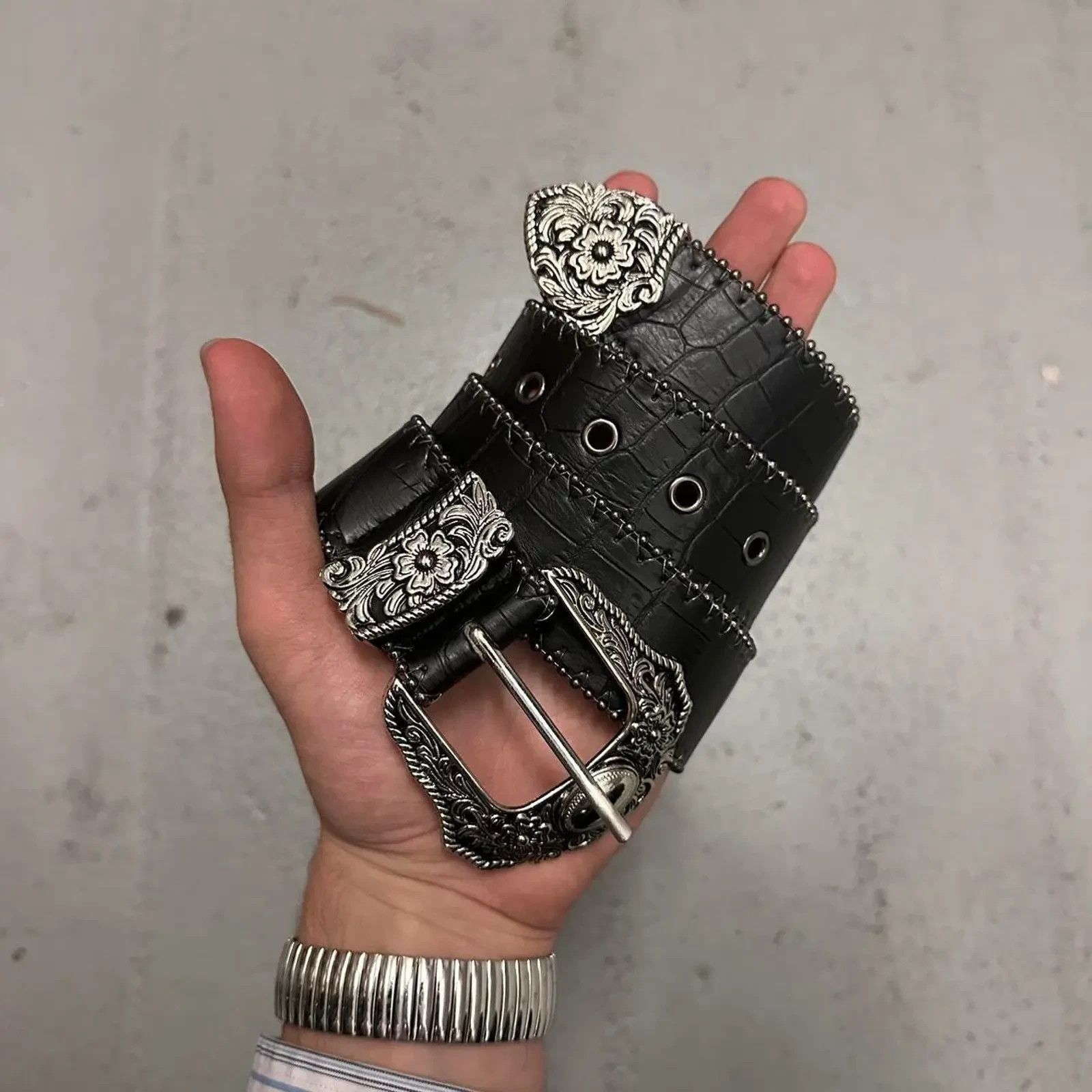 Other Vintage black western snakeskin MENS Size 32 - 4 Thumbnail