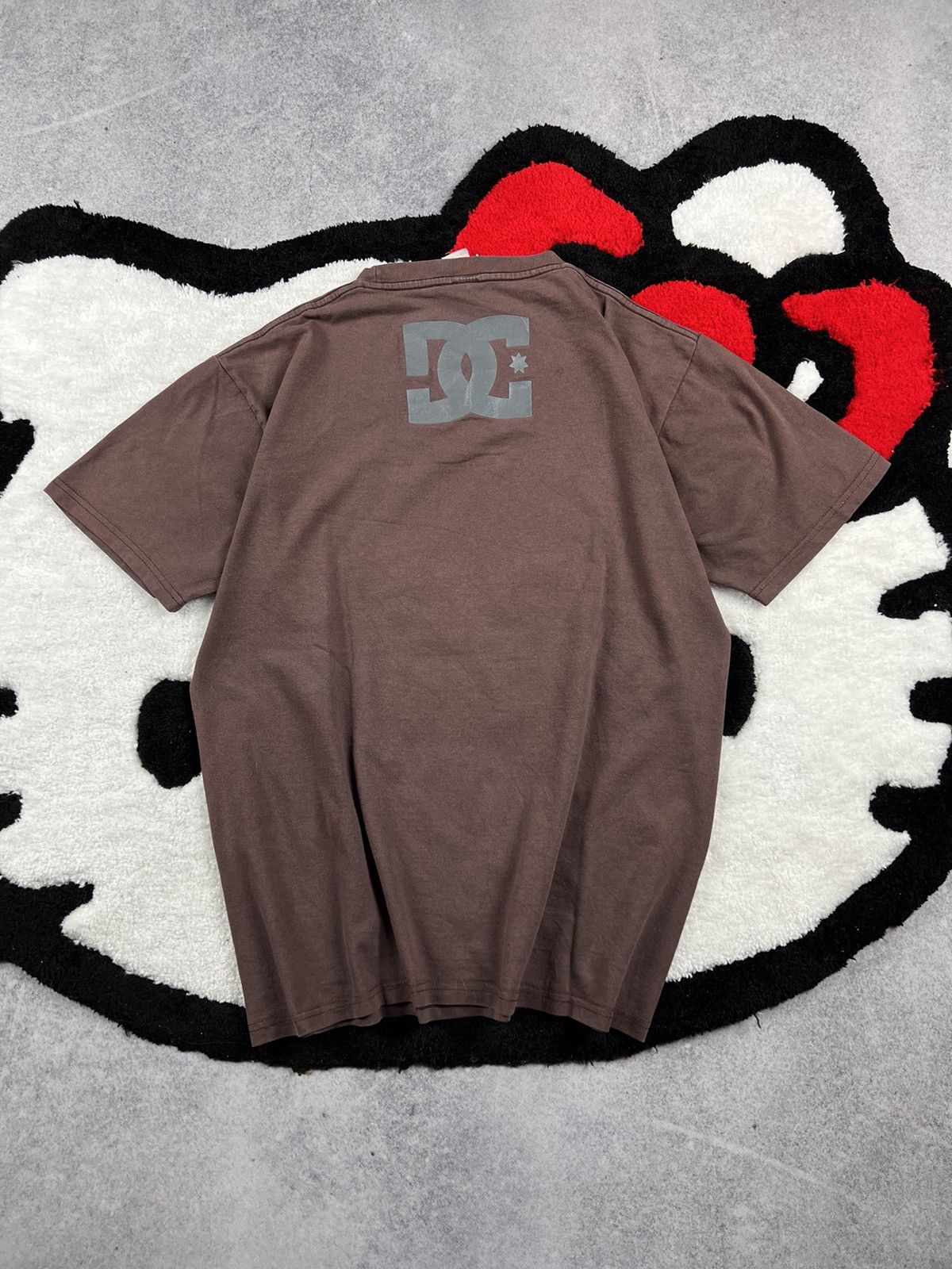 Vintage Vintage DC Skateboarding Faded Big Logo Brown Y2K Tee Shirt Size US M / EU 48-50 / 2 - 7 Thumbnail
