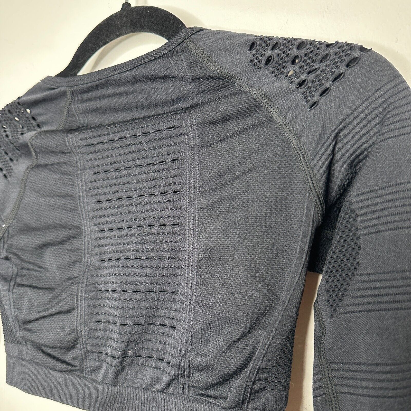 Other Black Crop Workout Top Long Sleeve Thumbholes Laser Cut SM Size S / US 4 / IT 40 - 9 Thumbnail