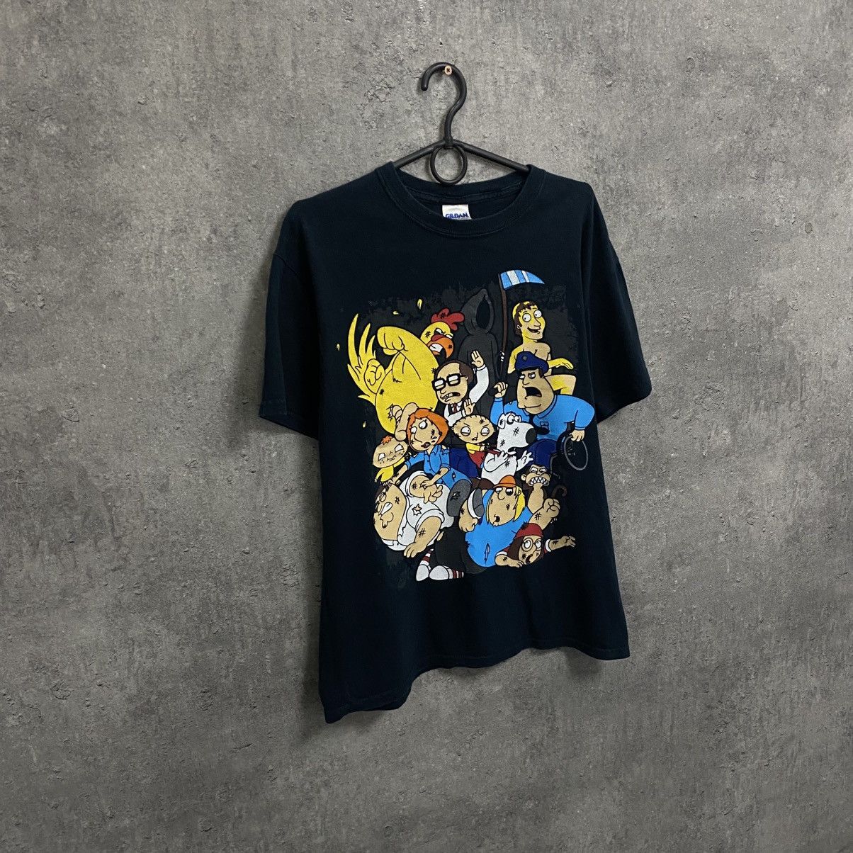 Gildan Family Guy Characters T-Shirt Big Logo Black Merch Size US M / EU 48-50 / 2 - 3 Thumbnail