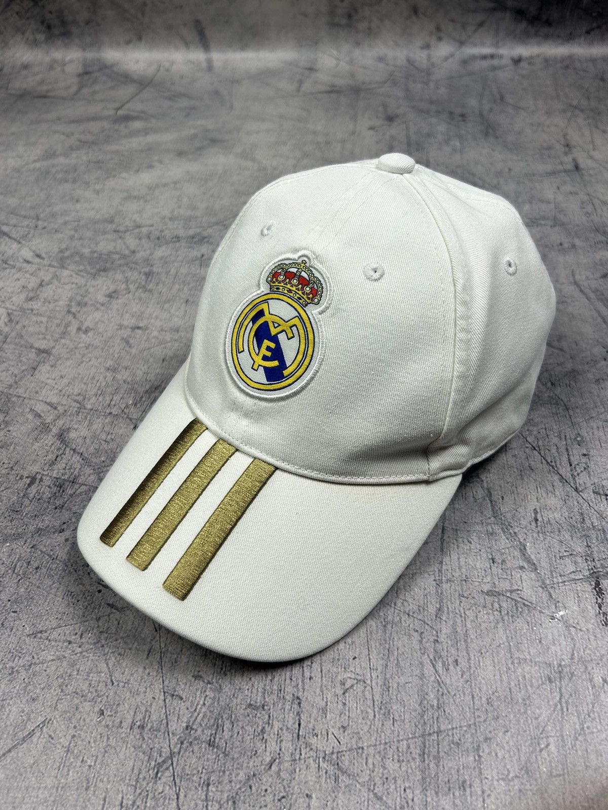 Adidas × Vintage Adidas Real Madrid Centre Logo Cap Soccer Jersey Size ONE SIZE - 2 Thumbnail