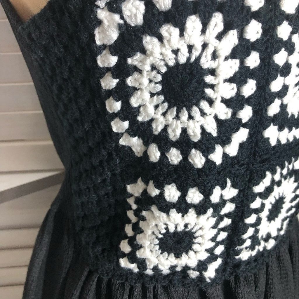 Vintage Peplum Top Crochet Boho Sleeveless Stretch Black/White S/M Size S / US 4 / IT 40 - 10 Thumbnail