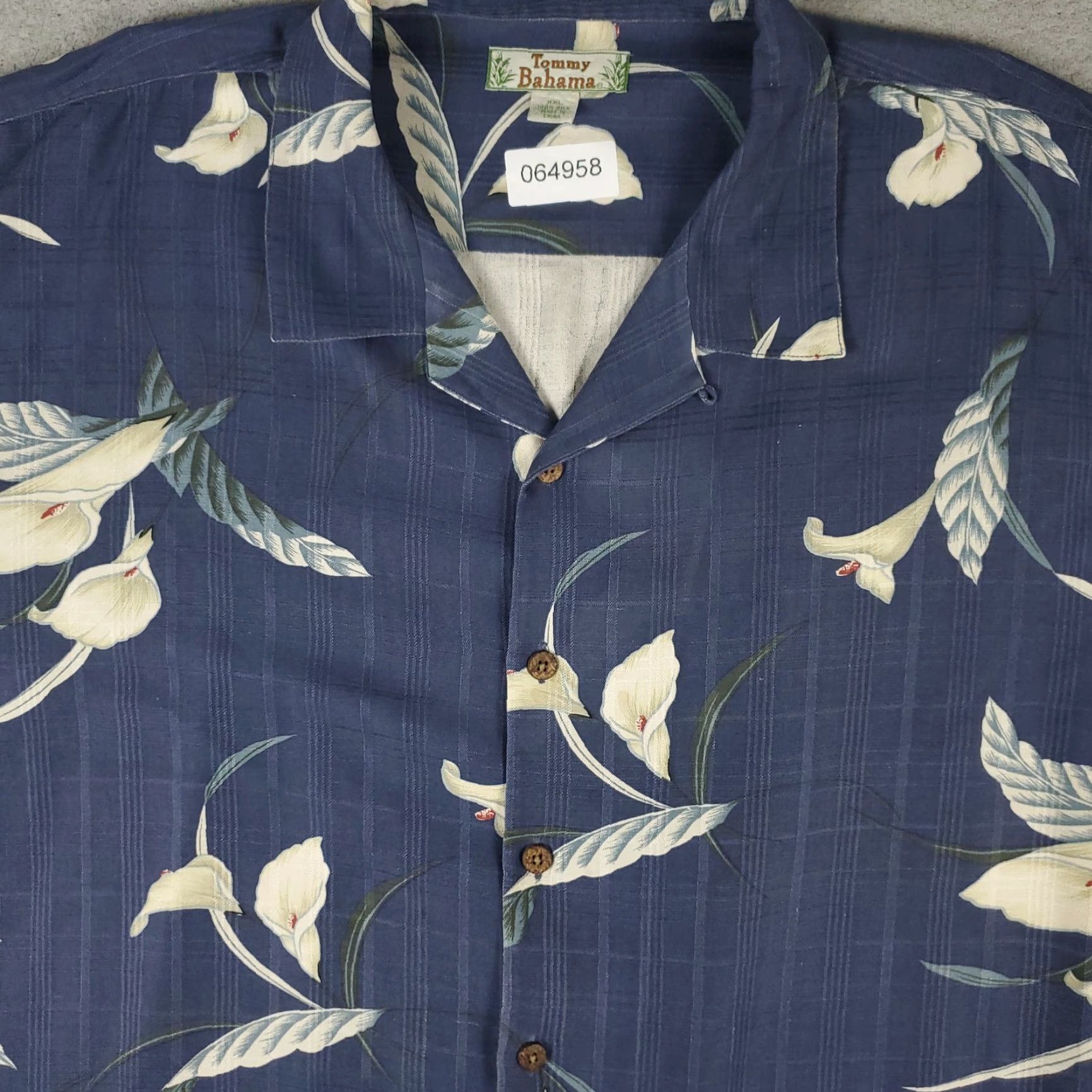 Tommy Bahama Tommy Bahama Shirt Mens 2XL Blue Floral Silk Hawaiian Button Up Short Sleeve Size US XXL / EU 58 / 5 - 2 Thumbnail