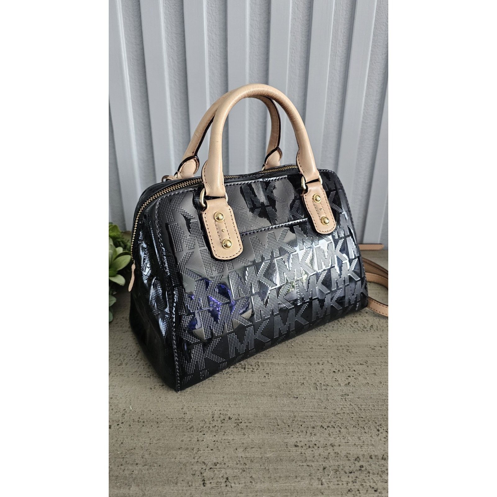 Michael Kors Michael Kors Signature Black Patent Leather Monogram Size ONE SIZE - 7 Thumbnail