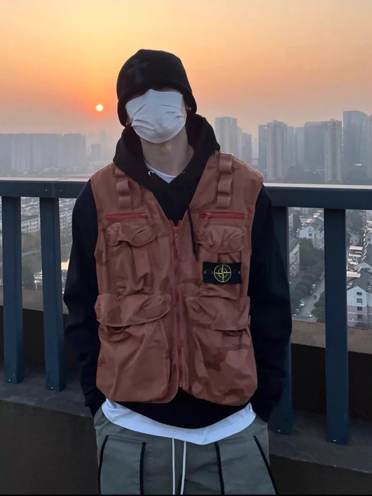 Stone Island Stone Island 19ss Supreme Multi-Pocket Desert Camo Vest L Size US L / EU 52-54 / 3 - 8 Thumbnail