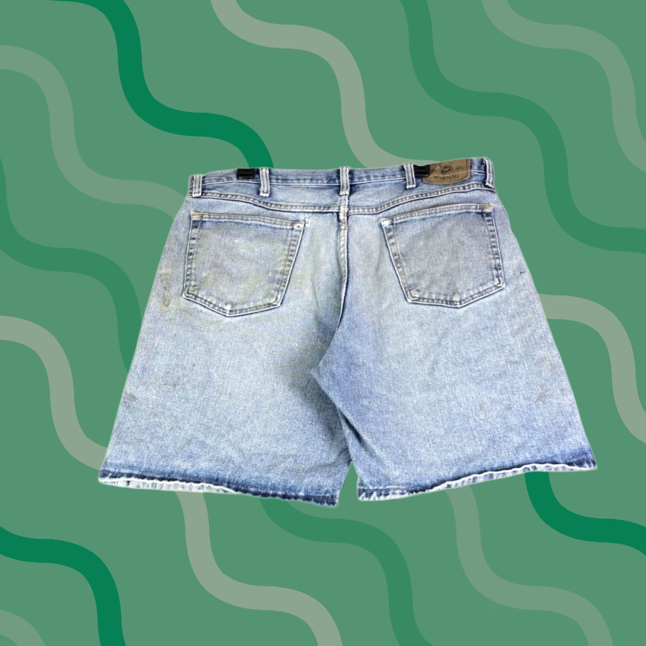 Wrangler Wrangler Bermuda Shorts Mens Light Wash Denim 36 Blue Cotton 606W1DH Distressed Size US 36 / EU 52 - 1 Thumbnail