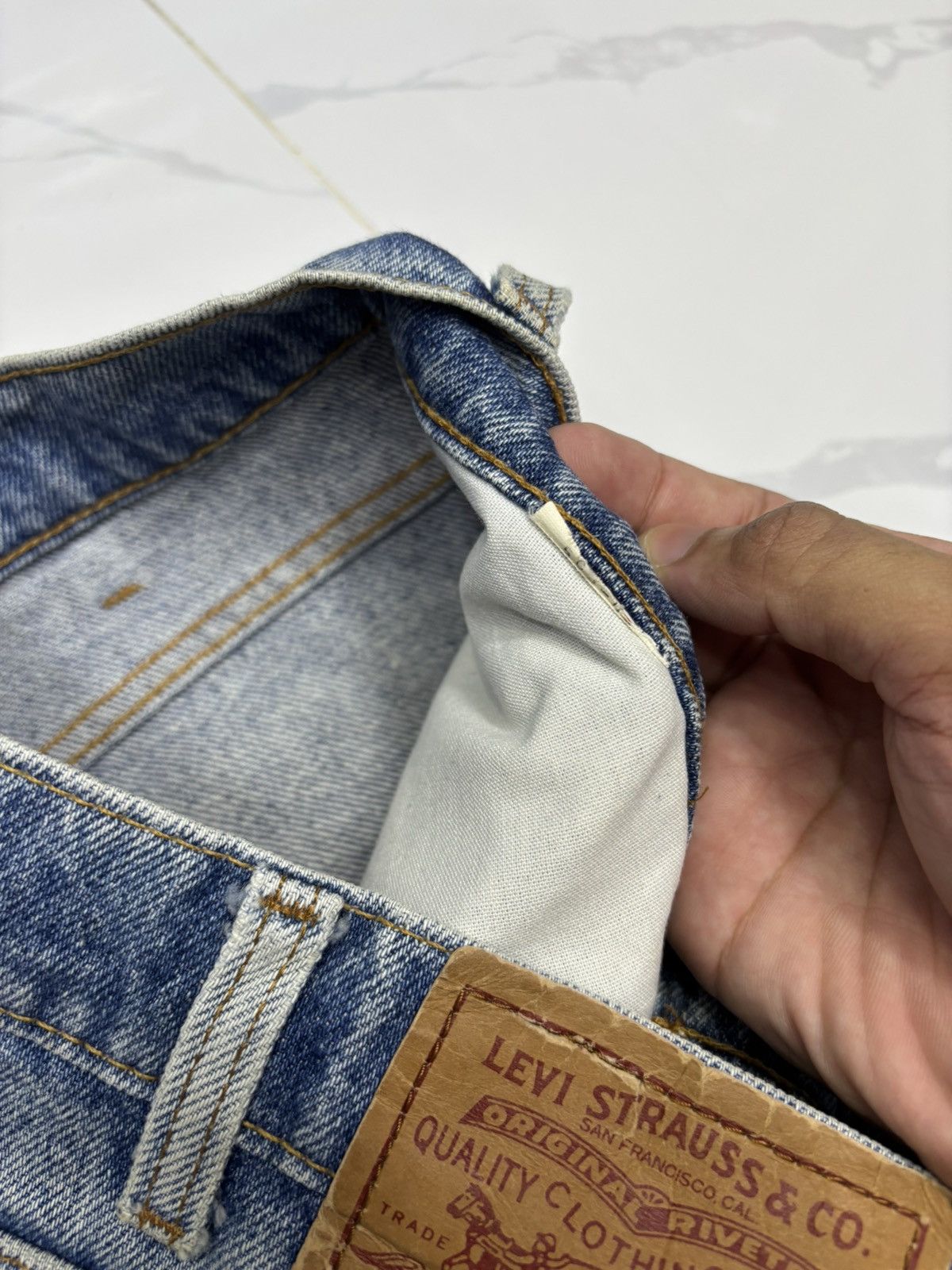 Levi's × Vintage 🔥Vintage Levis 505 Blue Wash Distressed Denim Jeans Size US 30 / EU 46 - 13 Thumbnail