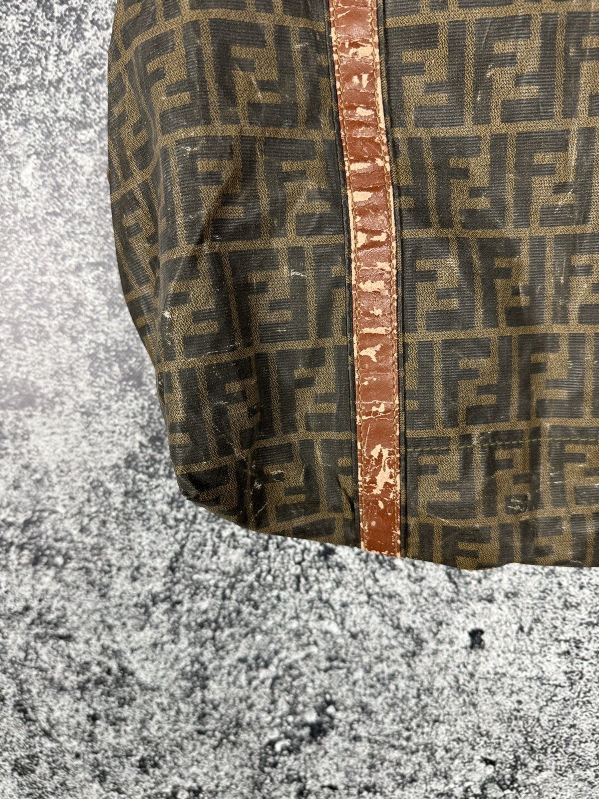 Fendi Rare Fendi Monogram Bag Made in Italy Vintage Luxury Size ONE SIZE - 20 Thumbnail