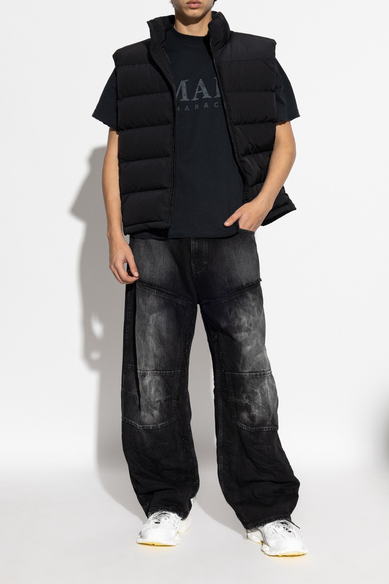 Balenciaga os11x0326 Main Character T-Shirt in Faded Black Size US XL / EU 56 / 4 - 2 Thumbnail