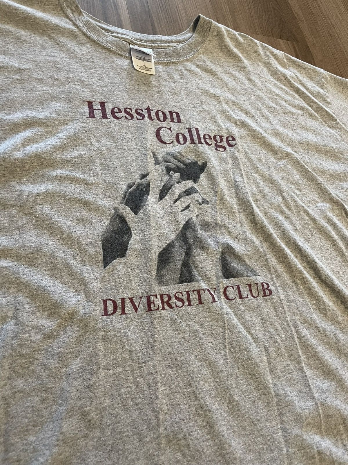 Vintage Vintage Hesston College Diversity Club Tee Size 3XL Size US XXL / EU 58 / 5 - 1 Thumbnail