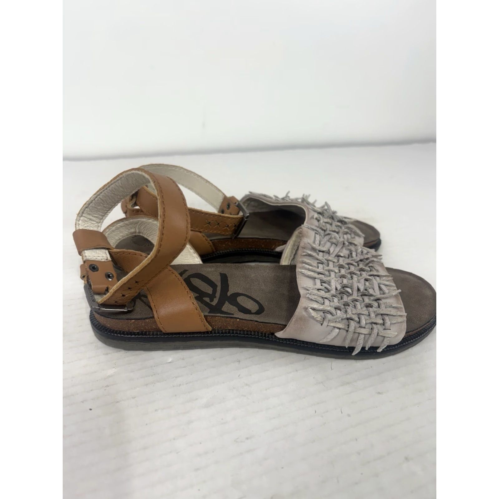 Vintage OTBT Voyage Womens Leather Flat Sandals 8M Light Gray Brown Ankle Strap Buckle Size US 8 / IT 38 - 2 Thumbnail