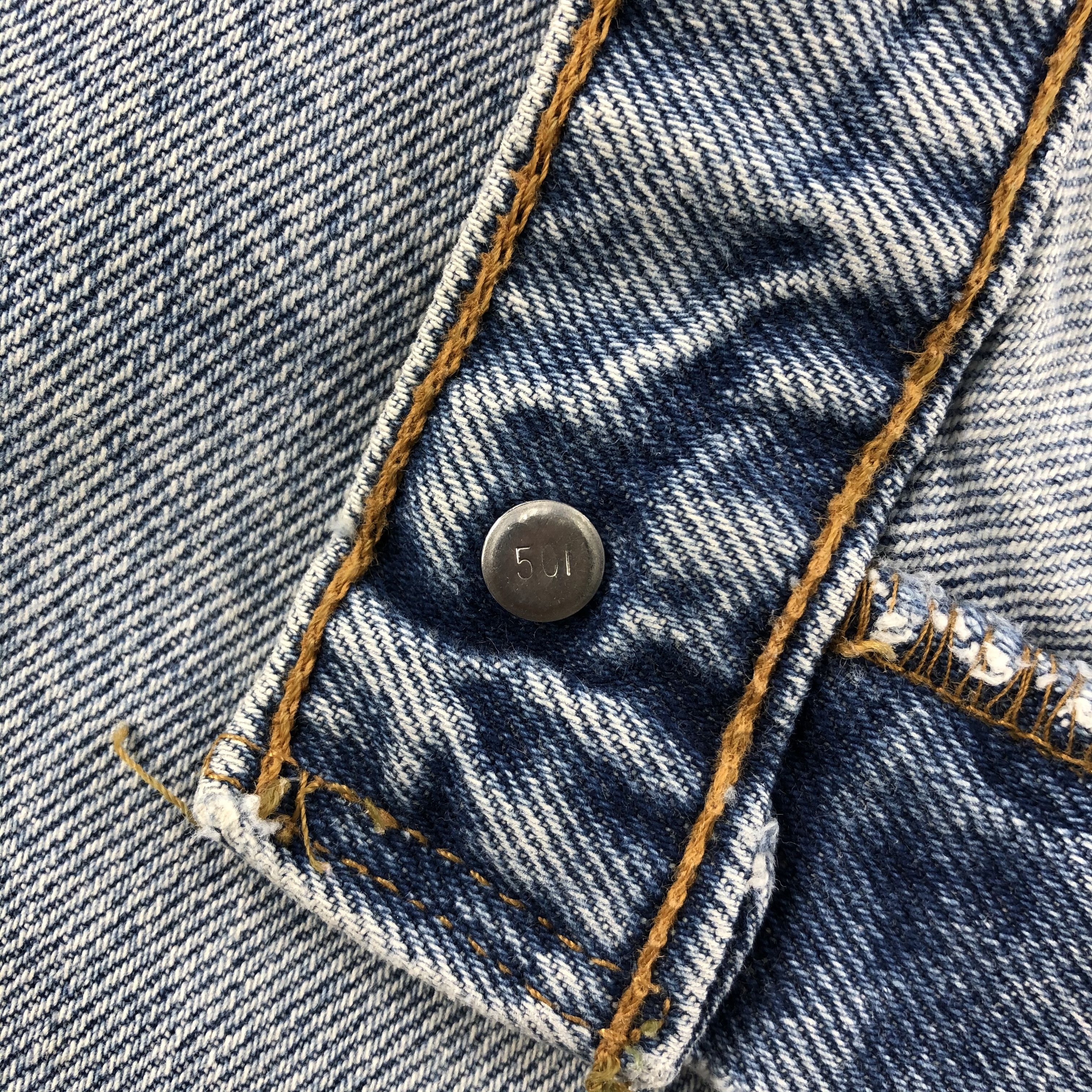 Levi's Light Washed 90s Vintage Levis 505 Jeans-J1116 Size US 38 / EU 54 - 9 Thumbnail