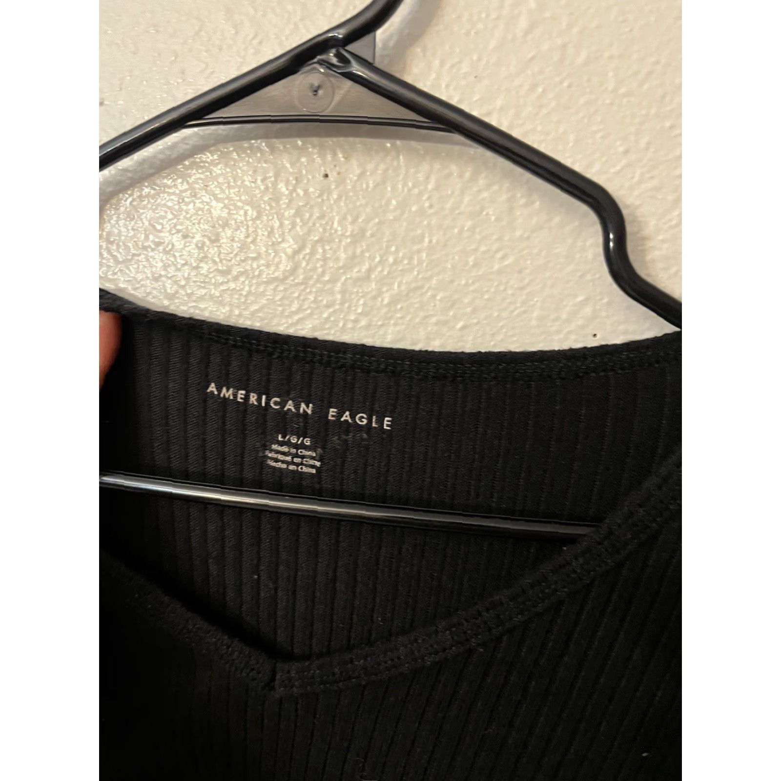 American Eagle Outfitters American Eagle Outfitters Women's Long Sleeve Black Large V Neck Size L / US 10 / IT 46 - 2 Thumbnail