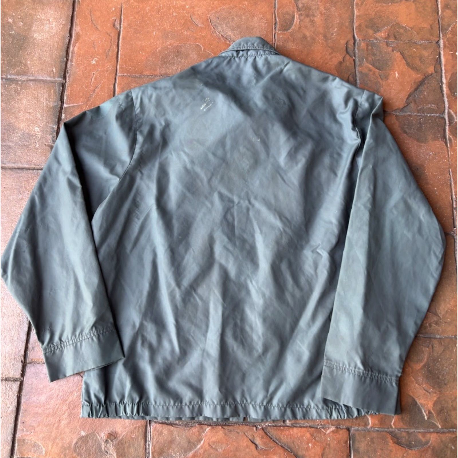 Vintage VINTAGE US Mail Jacket L Gray Nylon Embroidered Logo Zipper Full Zip Collared Windbreaker Mens Large Size US L / EU 52-54 / 3 - 3 Thumbnail