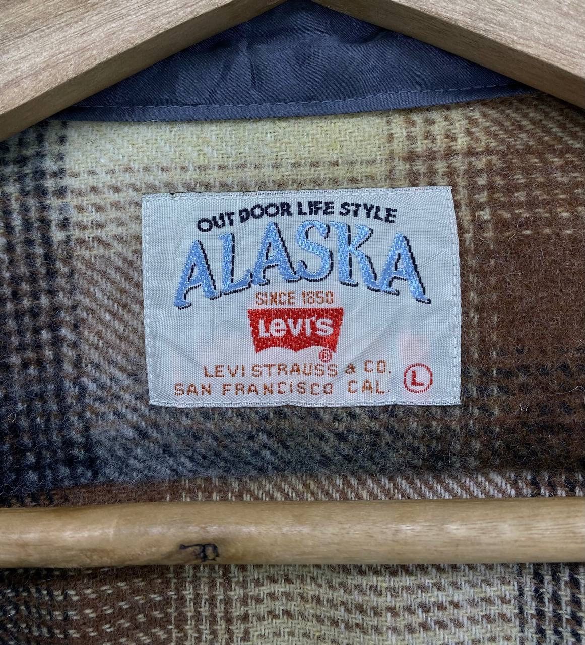 Levi's Vintage Levis Alaska Shadow Plaids Shirts Button Ups Flannel Size US L / EU 52-54 / 3 - 7 Thumbnail