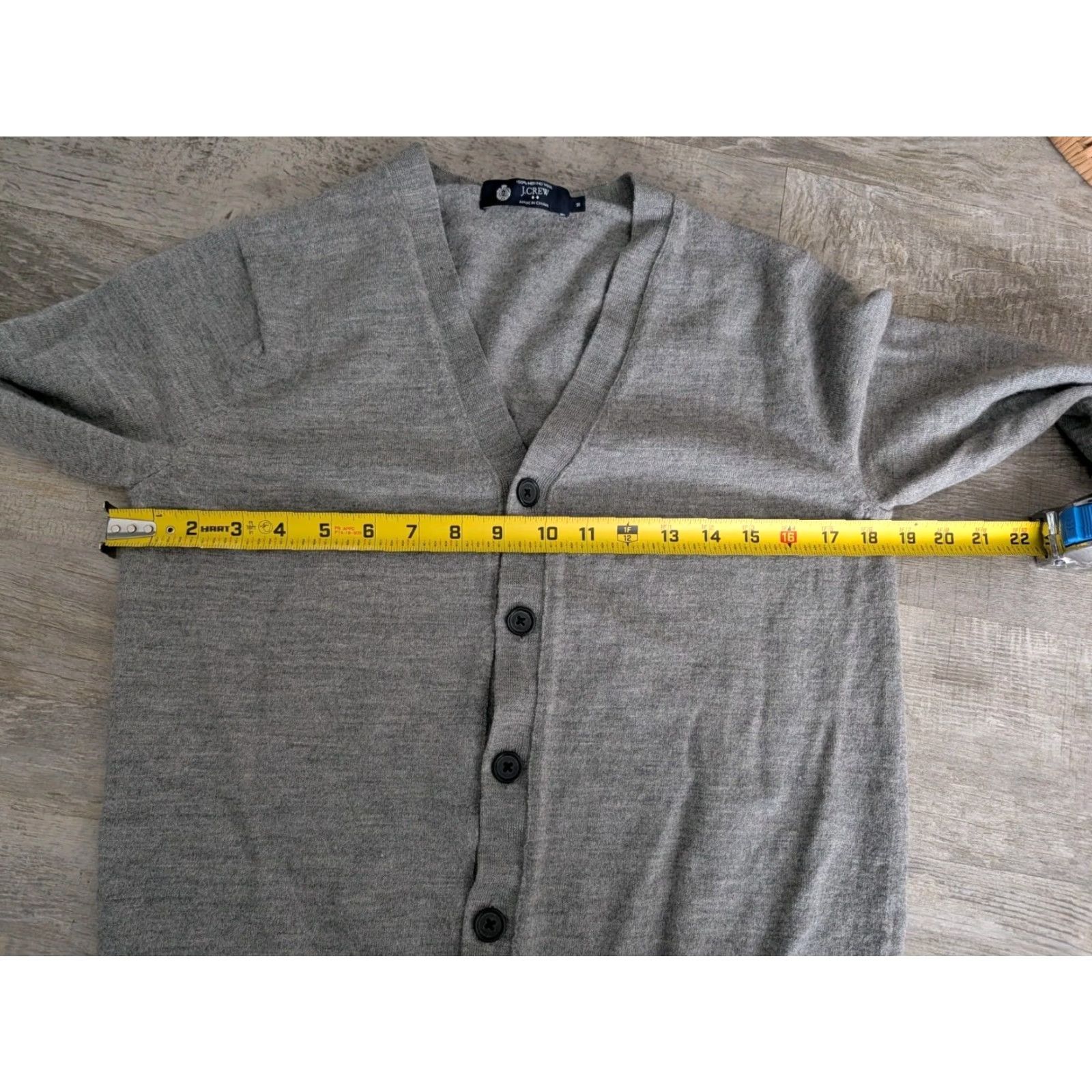 J.Crew J.CREW Cardigan Sweater Merino Wool Heritage Gray Medium Women Knit V-Neck Button Pockets All Seasons Lightweight Casual Formal 100% Merino Wool Size M / US 6-8 / IT 42-44 - 7 Thumbnail