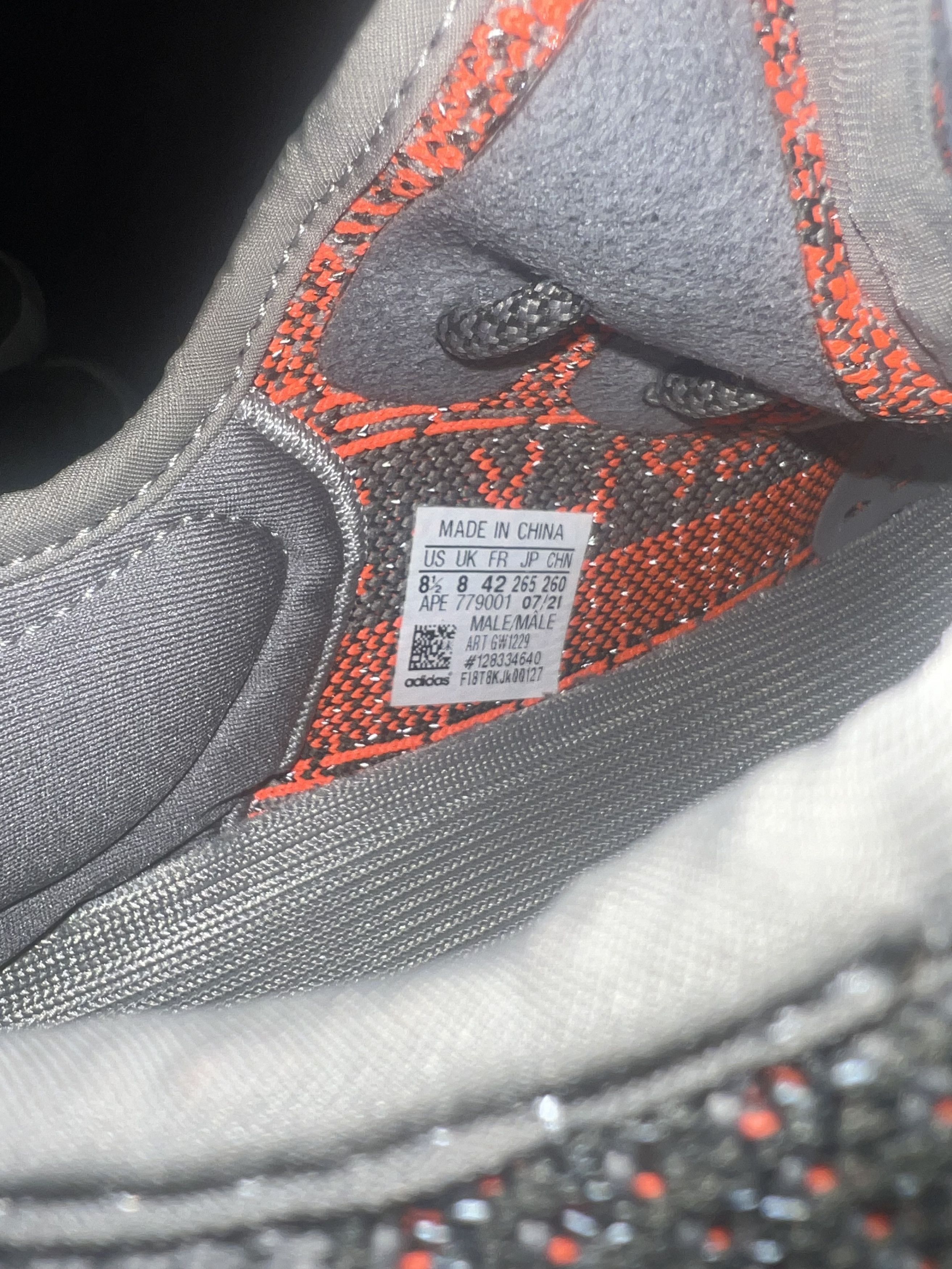 Adidas MENS Yeezy Boost 350 V2 Beluga Reflective Size US 8.5 / EU 41-42 - 4 Thumbnail