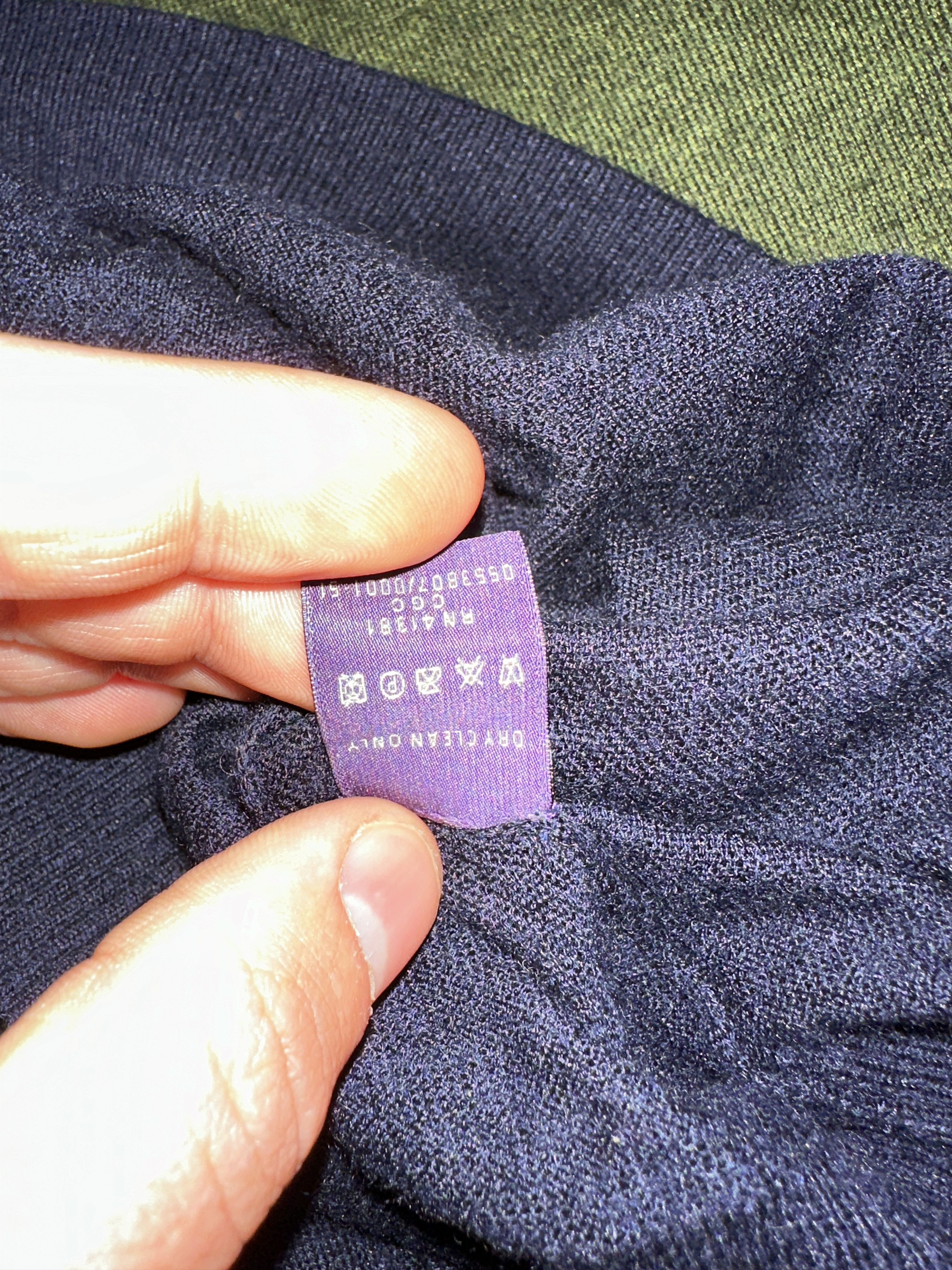 Ralph Lauren Purple Label Ralph Lauren Purple Label Cashmere Low V Neck Sweater Size M Size M / US 6-8 / IT 42-44 - 12 Thumbnail