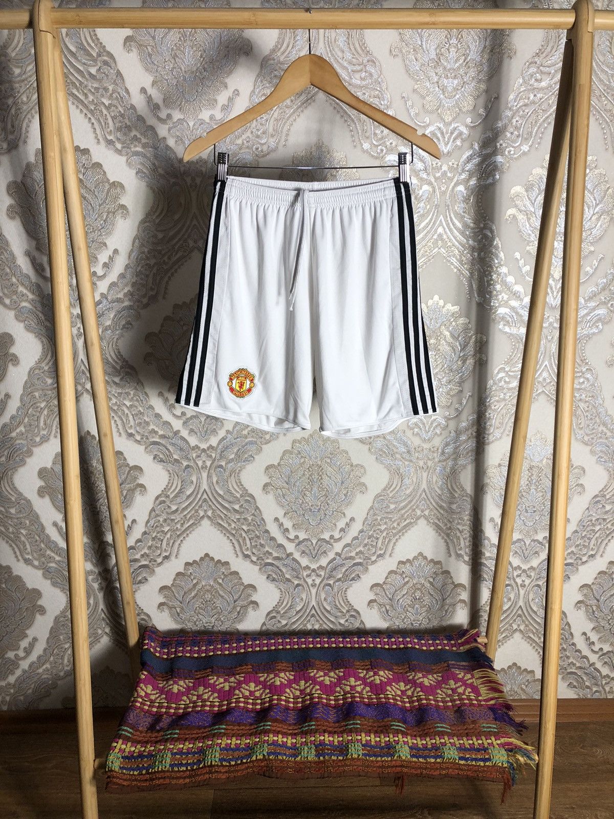 Vintage VERY RARE ADIDAS FC MANCHESTER UNITED SOCCER SHORTS Y2K 90s Size US 32 / EU 48 - 1 Thumbnail