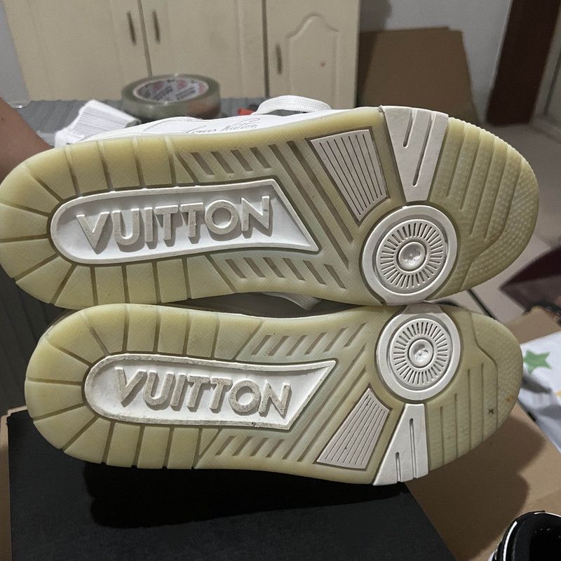 Louis Vuitton Louis Vuitton Trainer Low Top Fashion Sneakers - Size US 10.5 / EU 43-44 - 4 Thumbnail