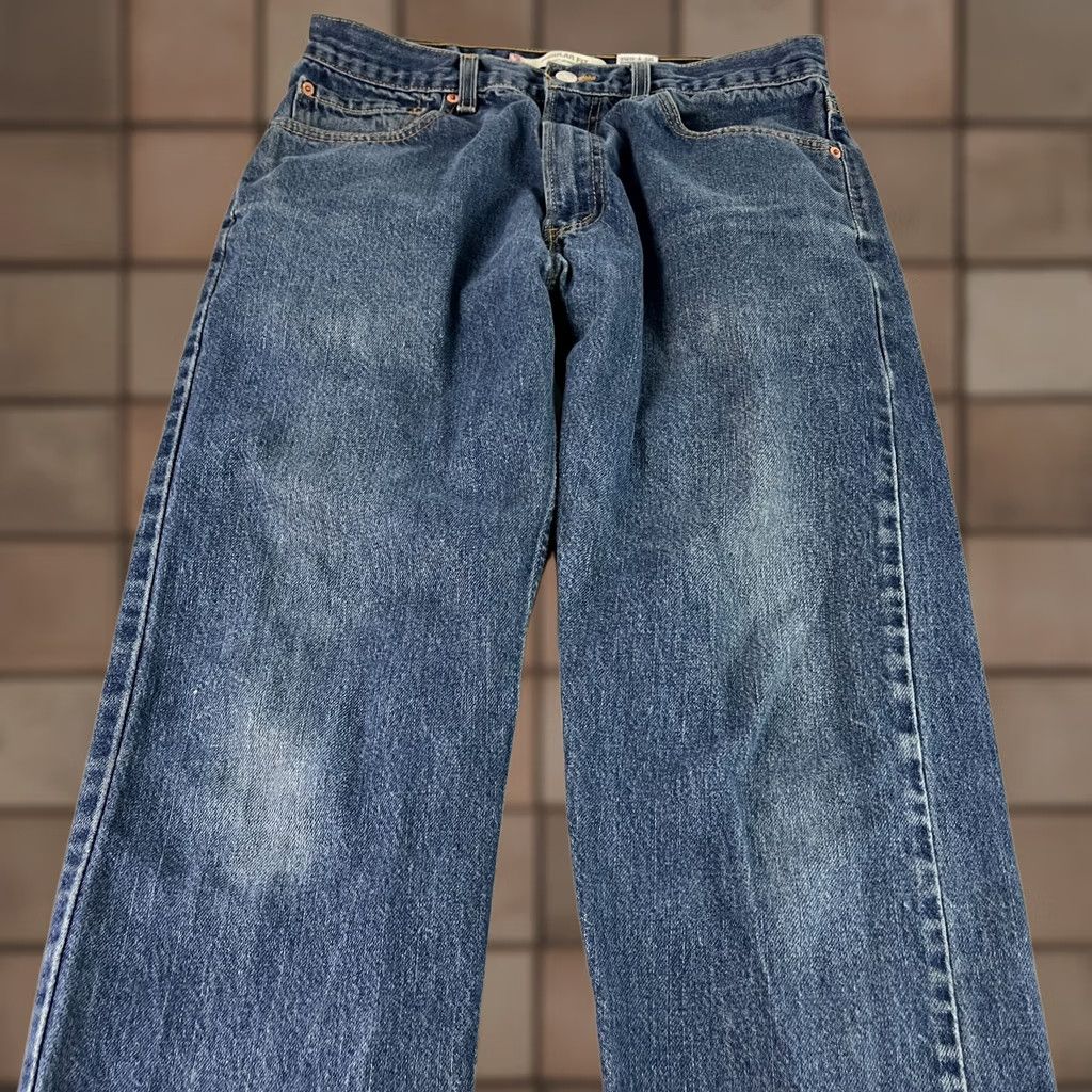 Levi's VINTAGE Levi's Jeans Mens 34x32 32x31 Blue 505 Straight Leg Medium Wash Y2K Denim Regular Size US 34 / EU 50 - 1 Thumbnail