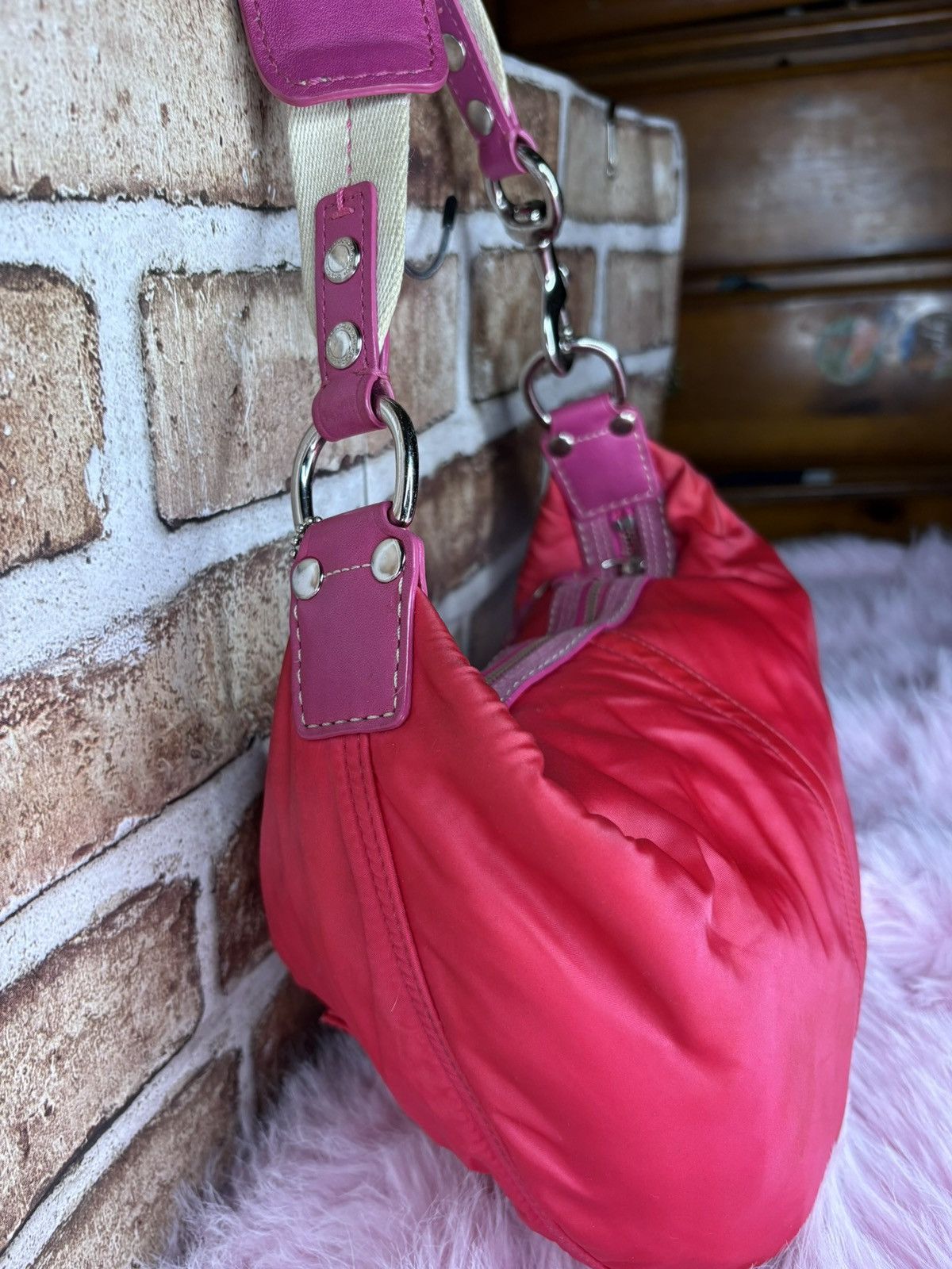 Coach Coach Poppy hobo bag in RARE hot pink satin Size ONE SIZE - 5 Thumbnail