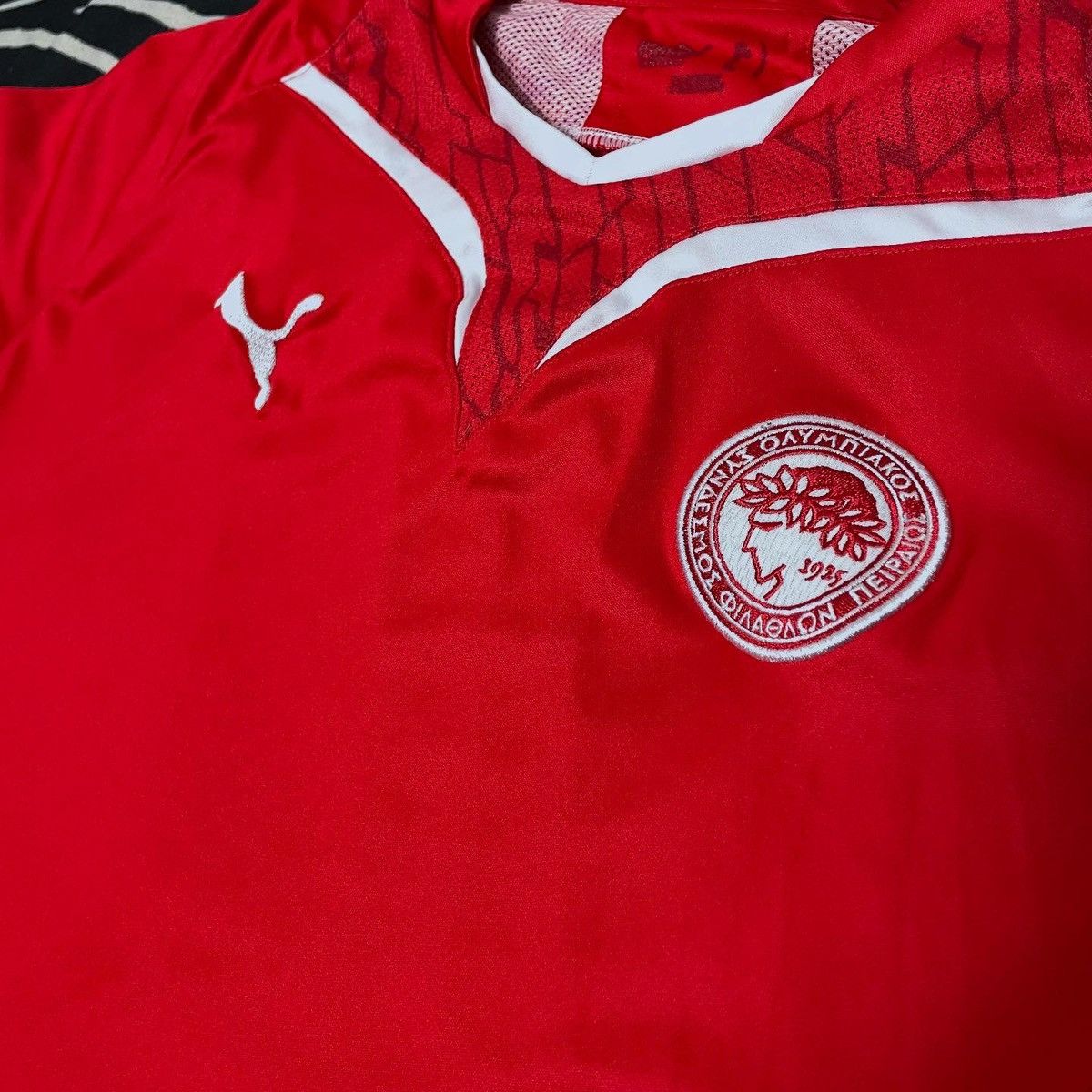 Puma Puma Olympiacos Piraeus 2009 2010 Home Soccer Jersey Size US M / EU 48-50 / 2 - 4 Thumbnail