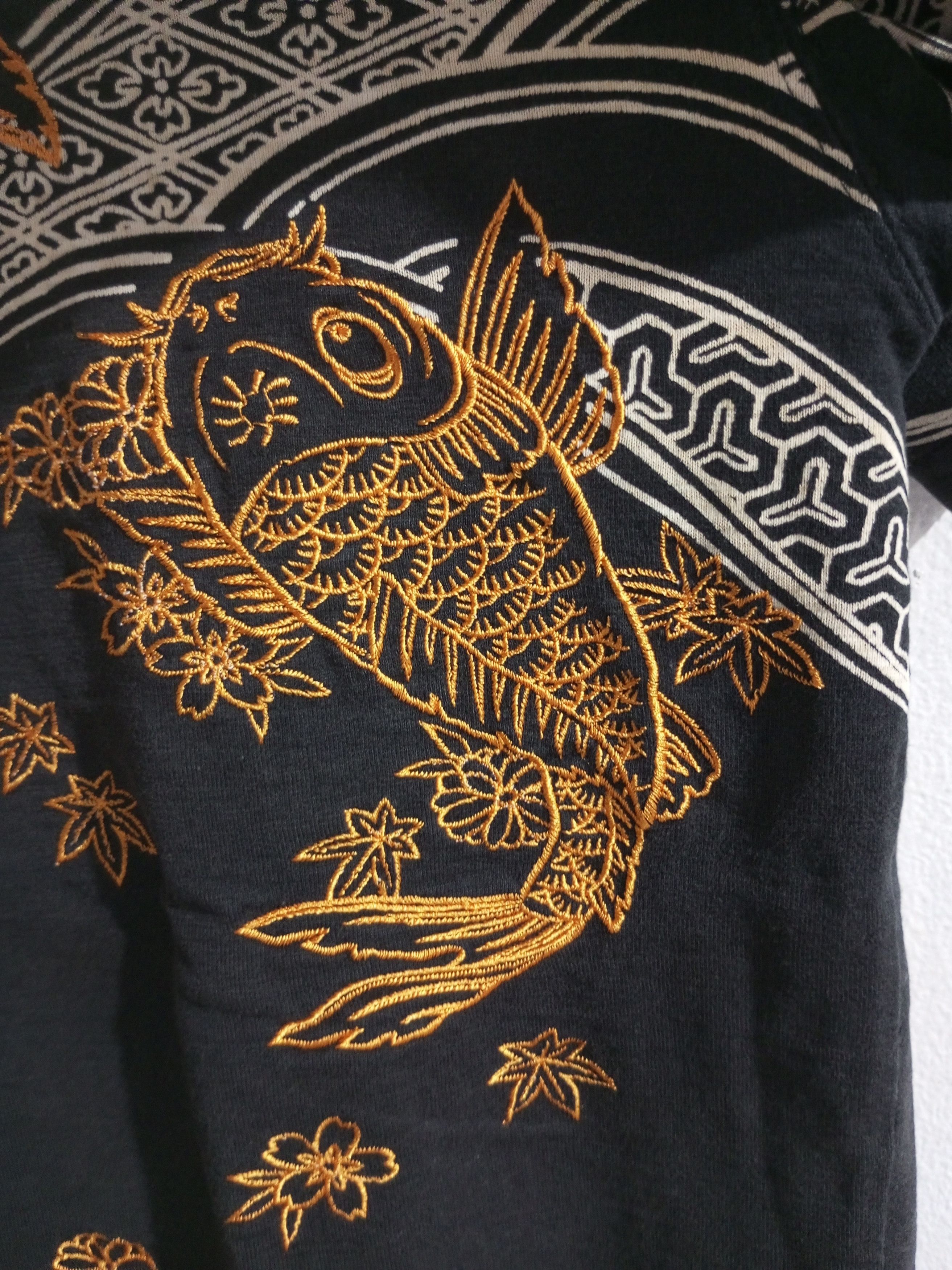 Karakuri Tamashii Vintage sukajan Embroidery koi sun fadded tee Size US L / EU 52-54 / 3 - 4 Thumbnail