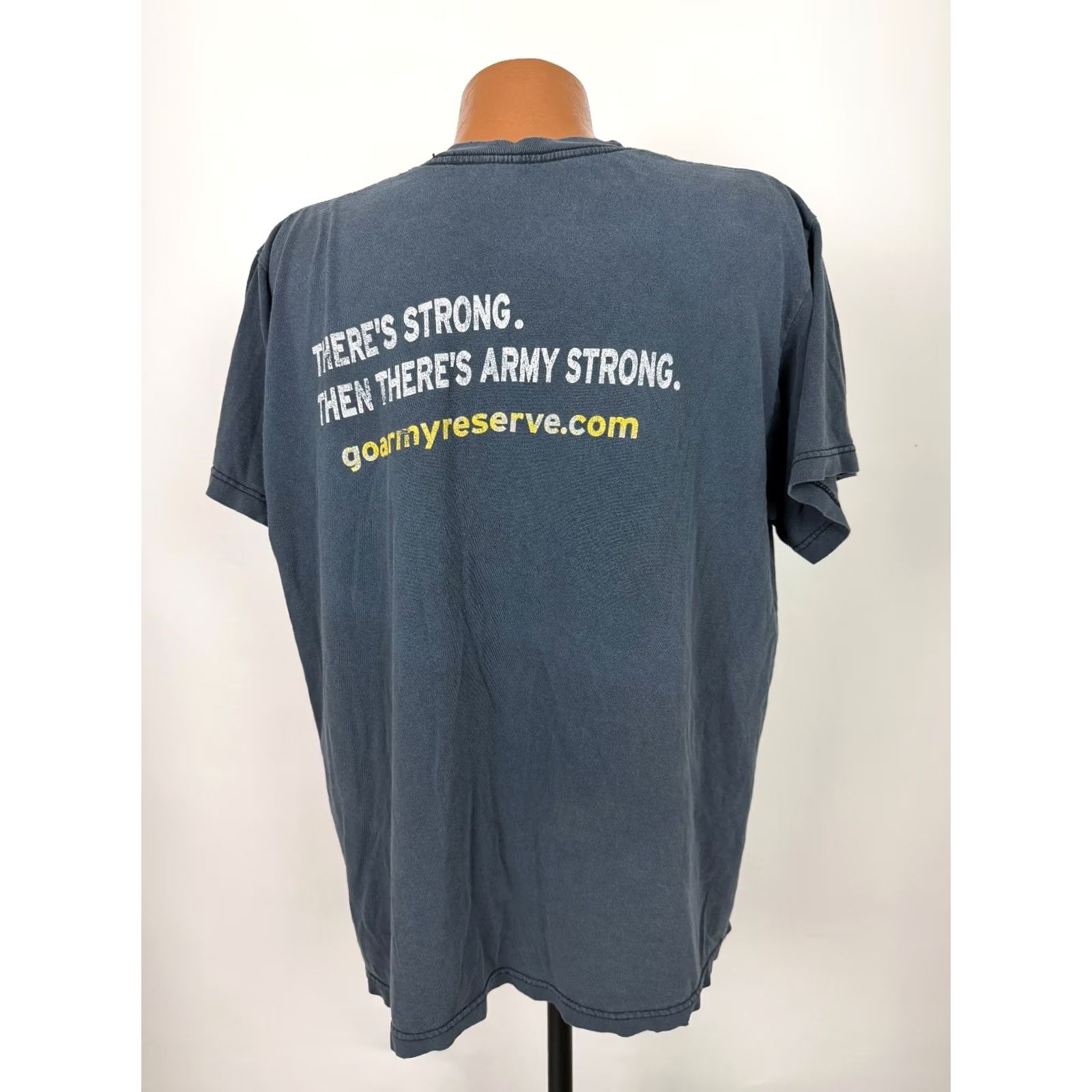 Vintage VINTAGE Army Strong Shirt XL Black US Military 90s Y2K Vintage Mens T-Shirt Size US XL / EU 56 / 4 - 7 Thumbnail