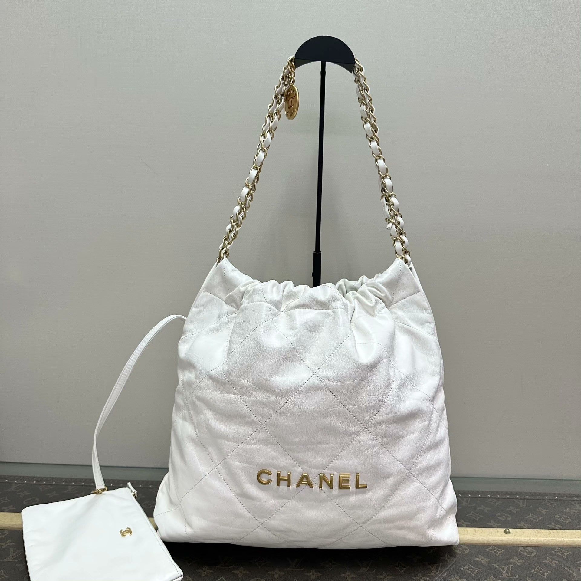 Chanel Pre-loved Bag Very good condition Size ONE SIZE - 1 Thumbnail