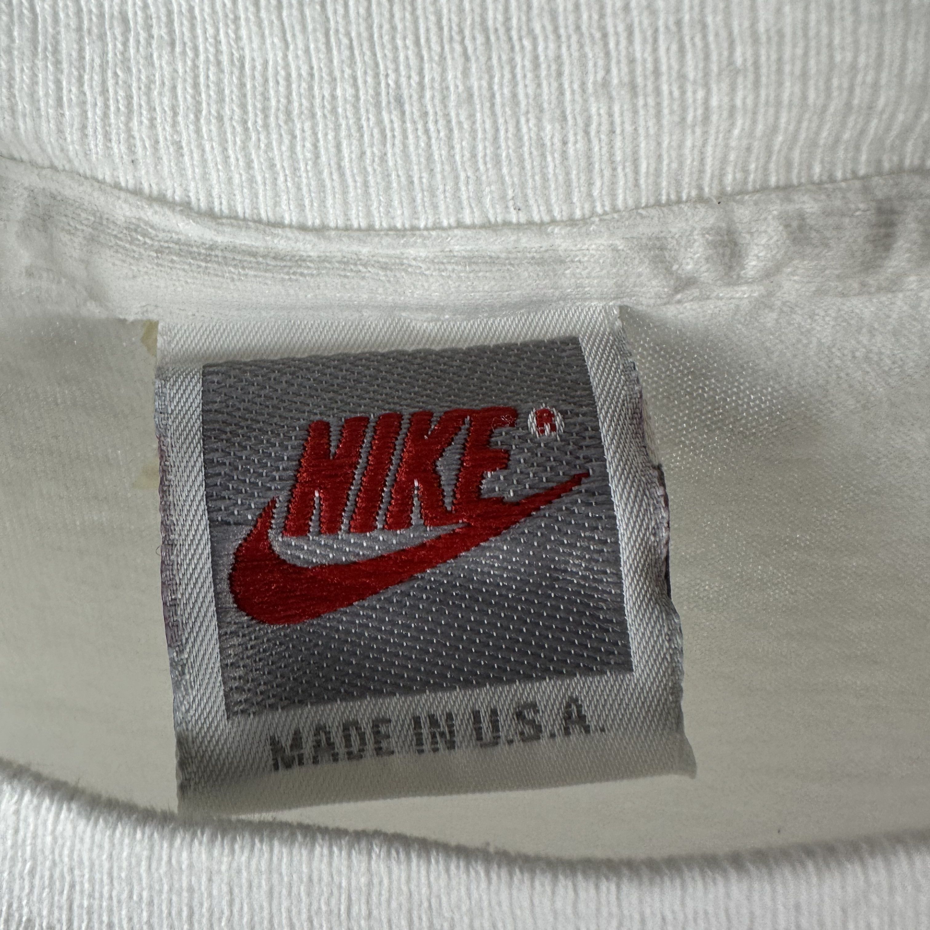 Vintage Nike Play Ball Know Your Rights Life Liberty Happiness Tee Size US L / EU 52-54 / 3 - 5 Thumbnail