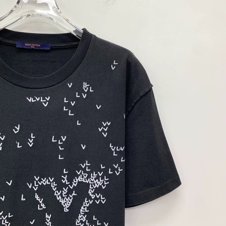 Louis Vuitton Louis Vuitton 22 black logo monogrammed embroidered cotton Size US L / EU 52-54 / 3 - 3 Thumbnail