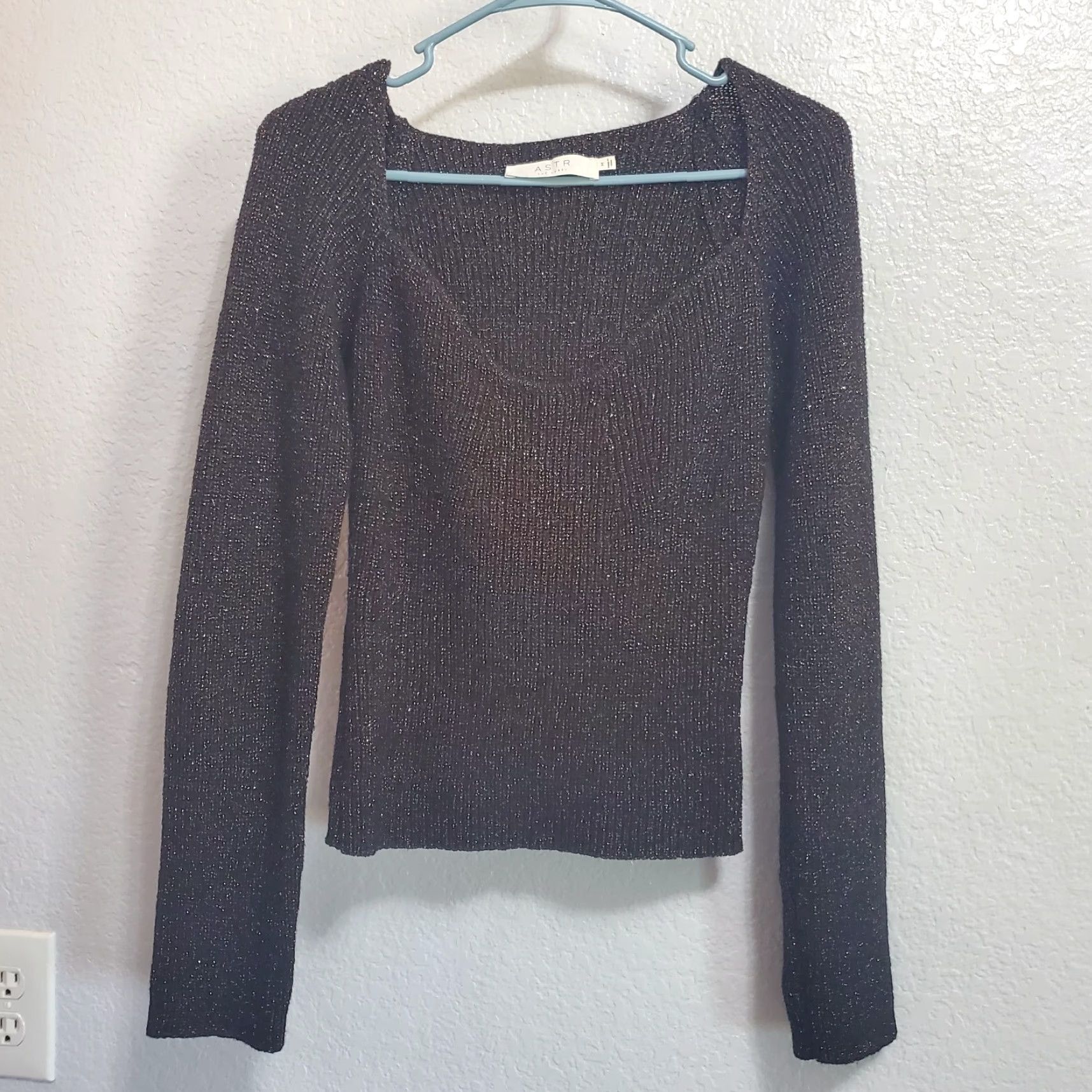 ASTR The Label ASTR The Label Sweater Womens M Black Gold Metallic Sweetheart Neckline Sparkle Size M / US 6-8 / IT 42-44 - 2 Thumbnail