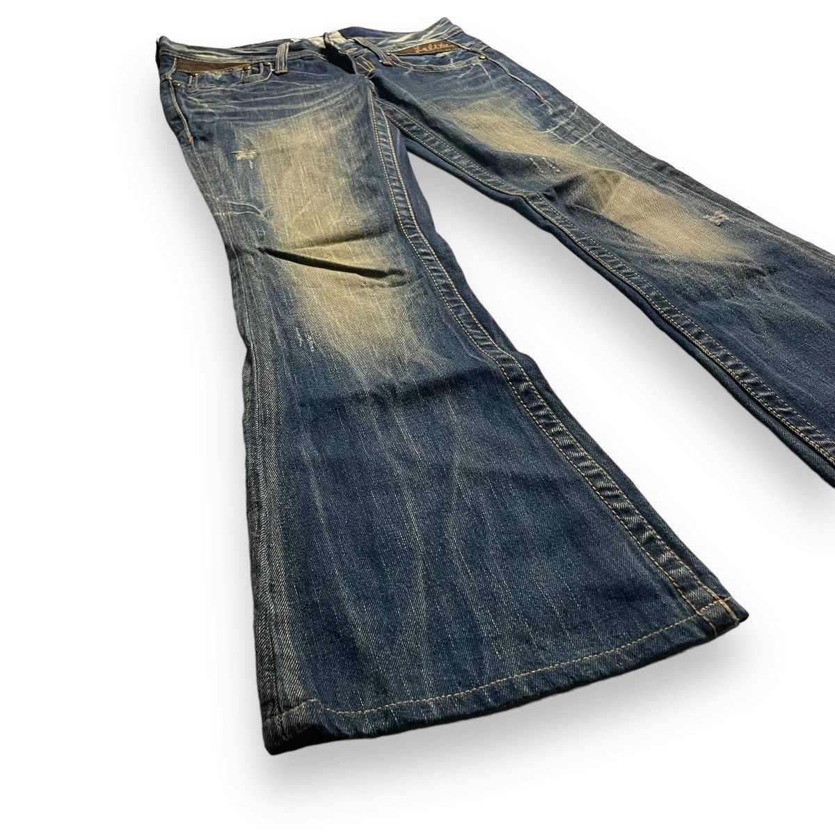 If Six Was Nine × Japanese Brand × Le Grande Bleu (L.G.B.) 🇯🇵 LOLITA RUSTY SUPER FLARE DENIM PANTS Size 30" / US 8 / IT 44 - 5 Thumbnail
