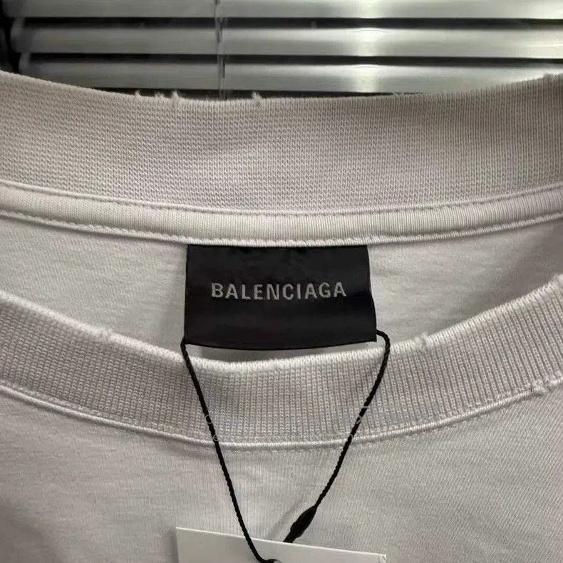 Balenciaga Balenciaga Reversed logo short sleeve Size US L / EU 52-54 / 3 - 2 Thumbnail