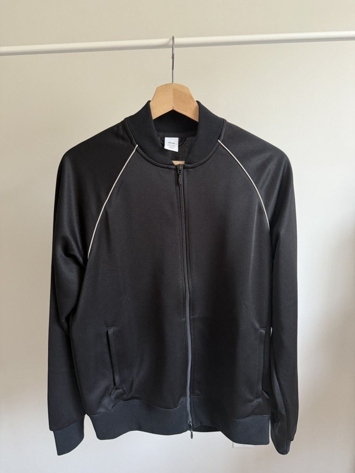 JJJJound J/95 Black Crewneck | Grailed
