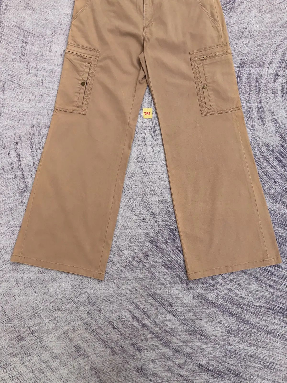 Designer × Japanese Brand Y2K Cargo Trousers Baggy Khakis Multi Pocket Tactical Pants Size US 32 / EU 48 - 3 Thumbnail