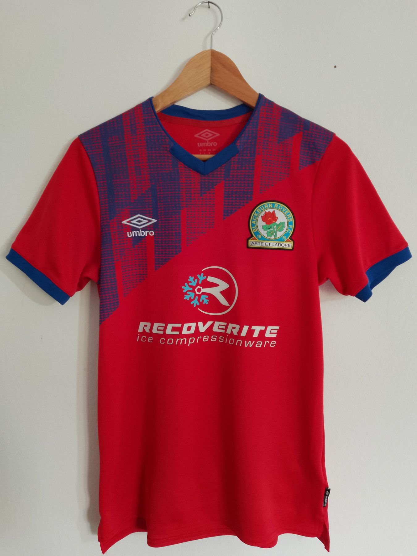 Umbro Blackburn Rovers 2020-2021 away jersey - Umbro - Size S Size US S / EU 44-46 / 1 - 1 Thumbnail