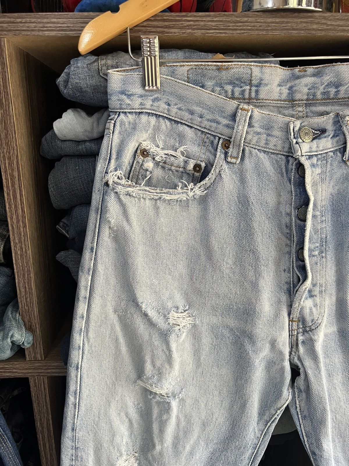 Levi's Vintage Clothing 🔥Vintage Levis 501 Button 532 Distressed Denim Size US 31 - 4 Thumbnail