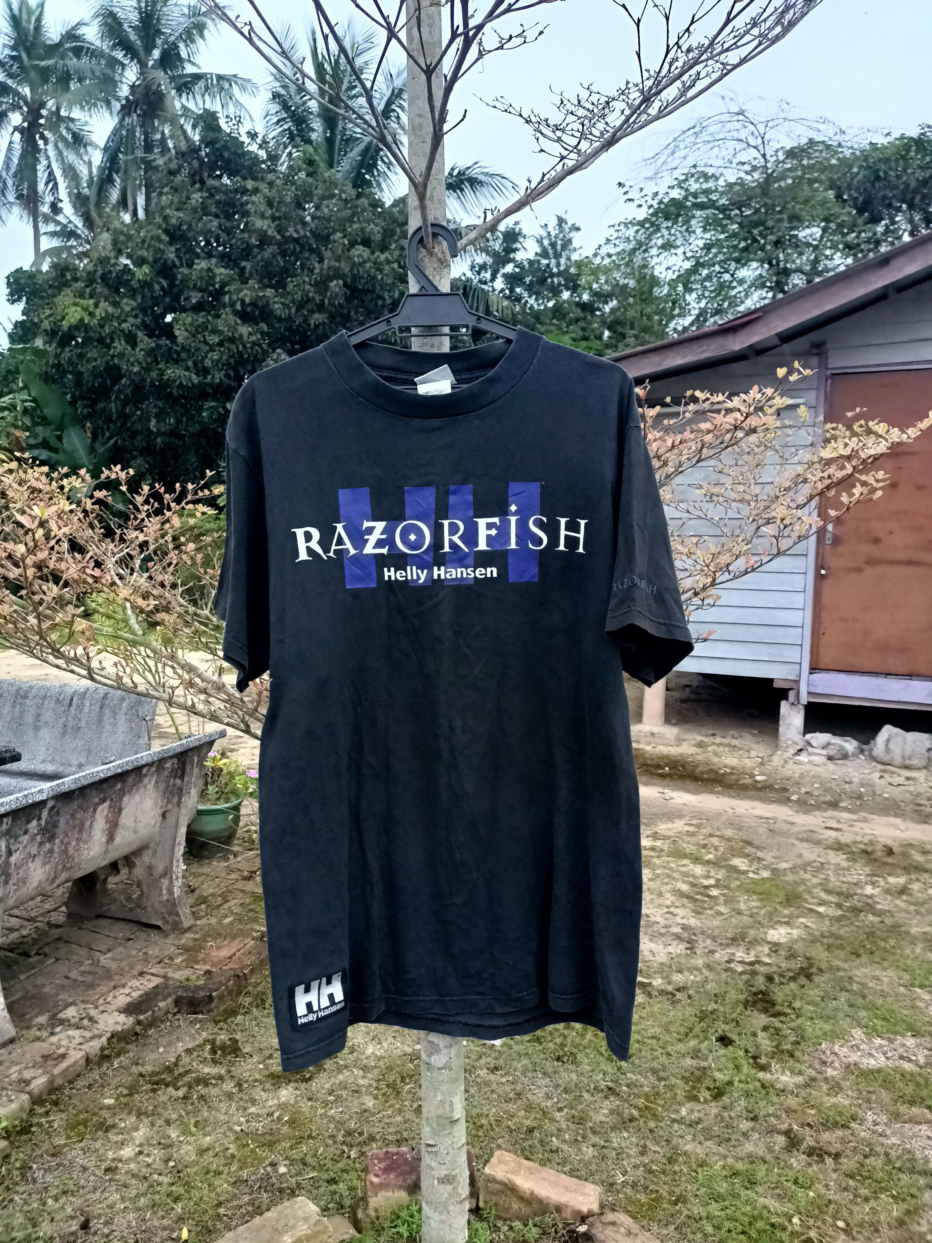 Helly Hansen Vintage Helly Hansen Sea Gear Razorfish t-shirt Size US L / EU 52-54 / 3 - 1 Thumbnail