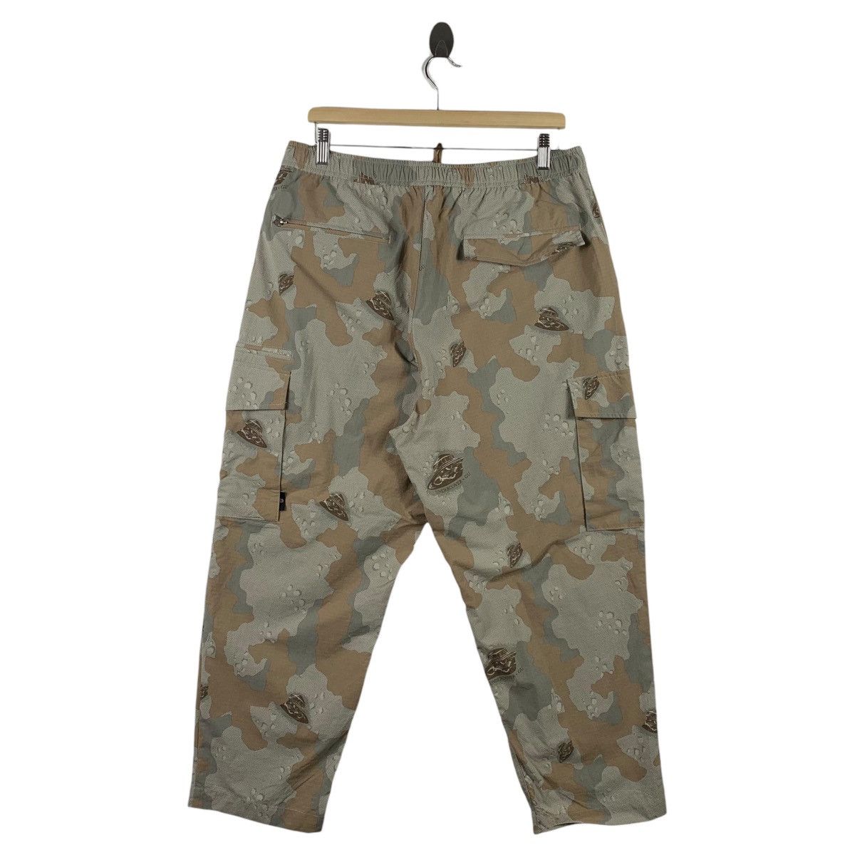 GU × Japanese Brand × Undercover GU X UNDERCOVER Camo full print cargo pants Size US 34 / EU 50 - 4 Thumbnail