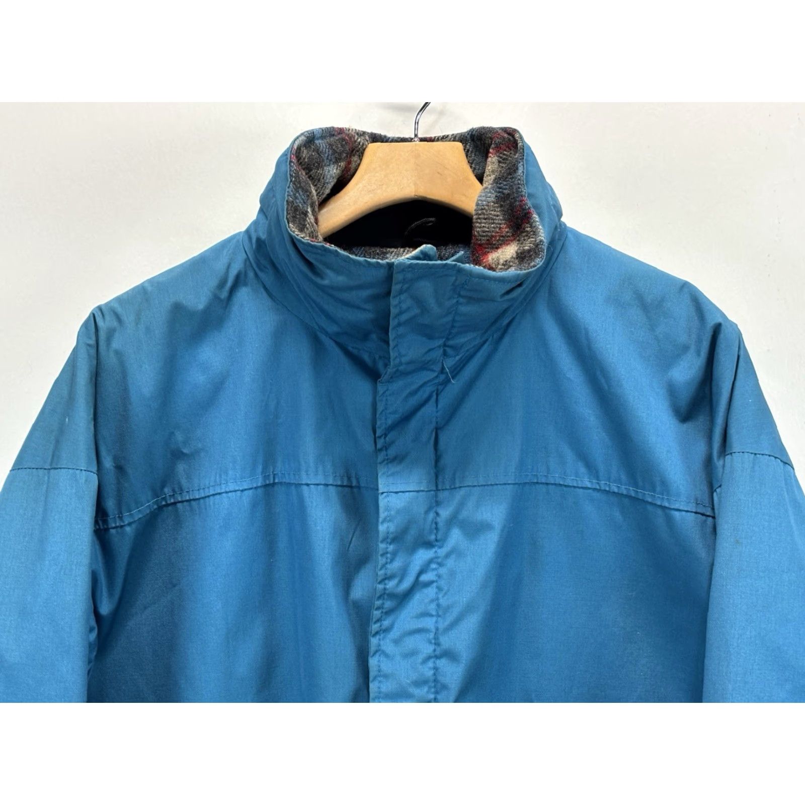 Vintage VINTAGE Woolrich Parka Jacket Regular L Men Hooded Zip Snap Blue Wool Lining USA Mid-Length Jacket/Coat Size US L / EU 52-54 / 3 - 3 Thumbnail