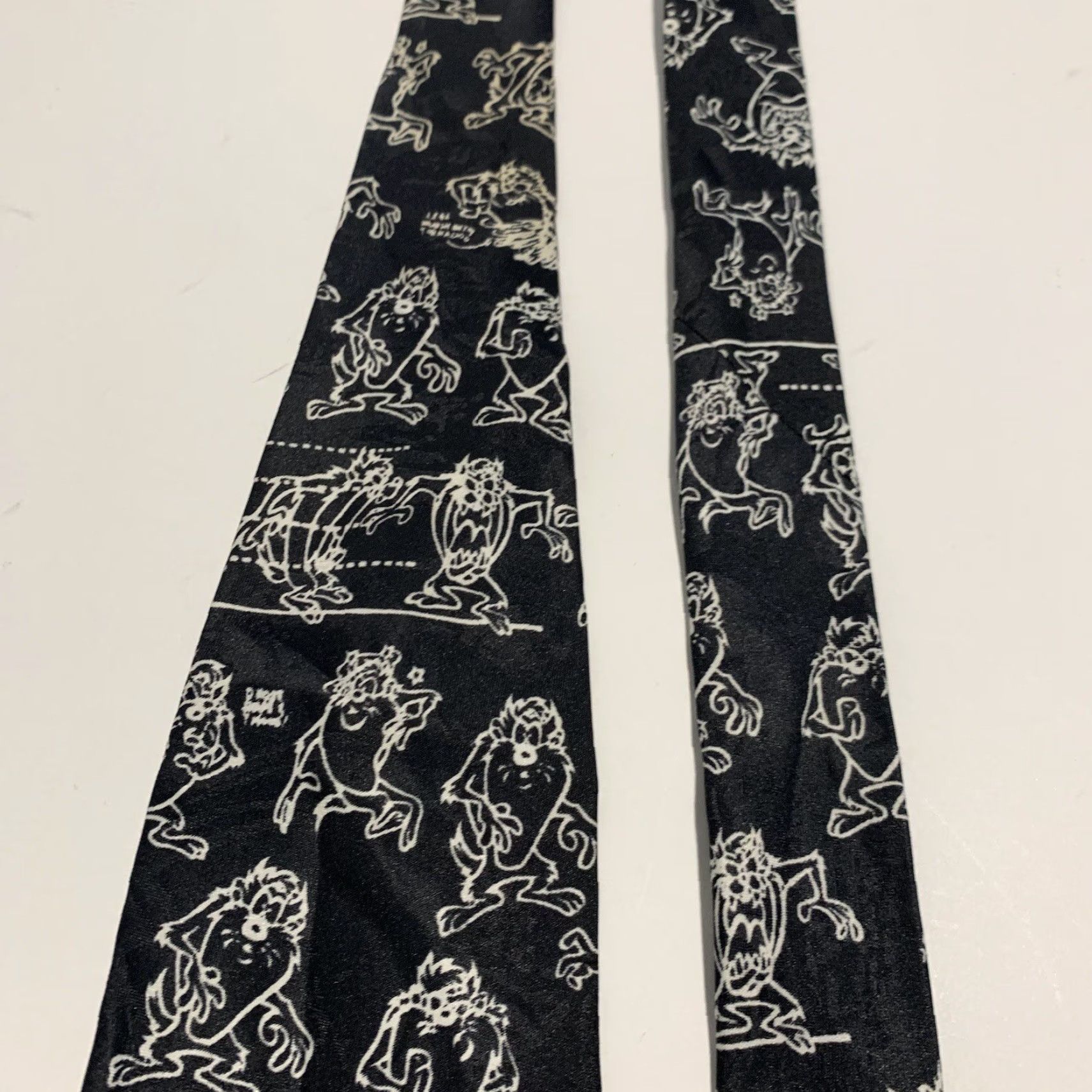 Vintage VINTAGE Looney Tunes Taz Tie 1995 Men Tie Black Polyester 57"-60" Geometric Cartoon Size ONE SIZE - 4 Thumbnail