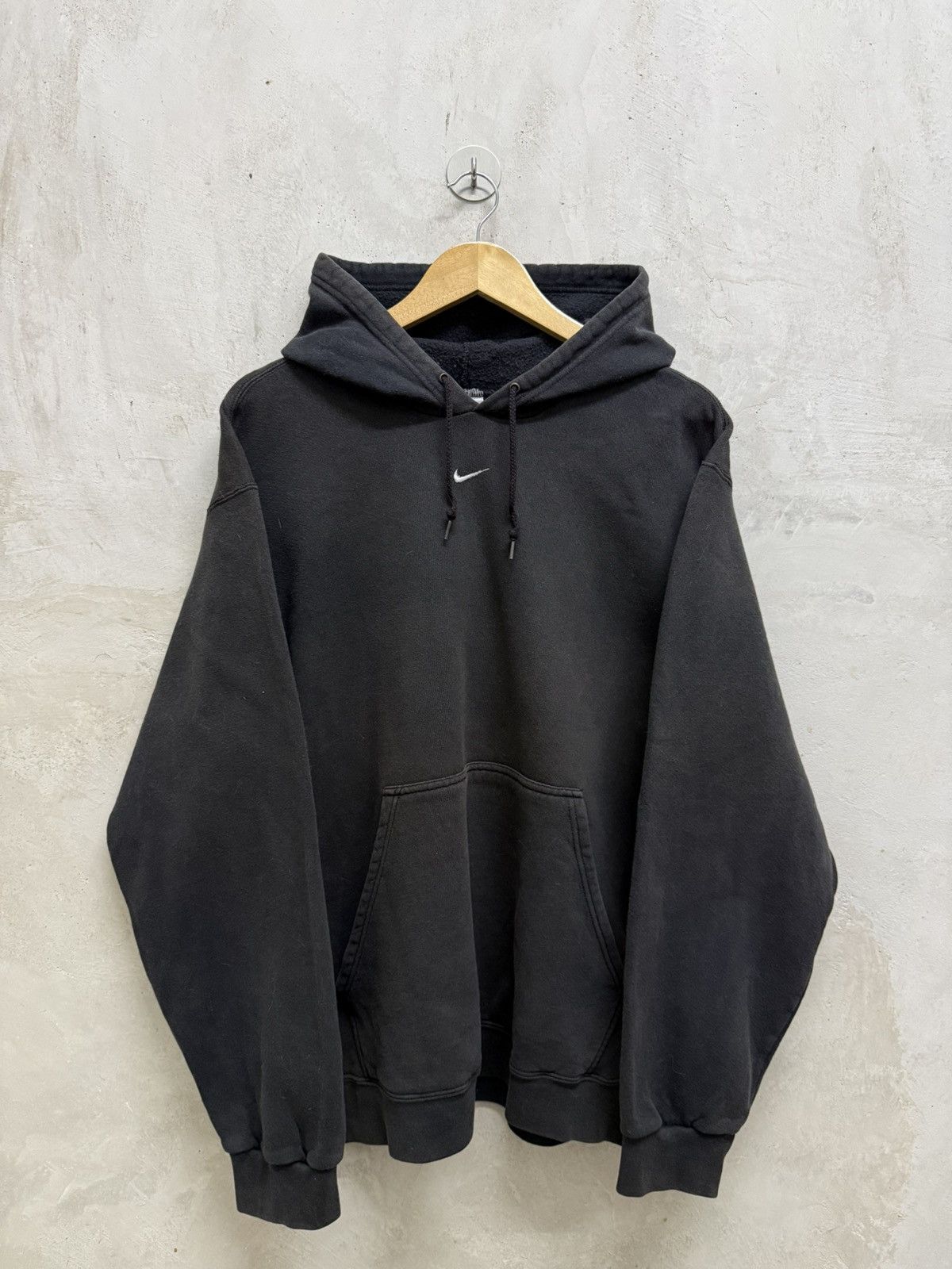 Nike Vintage 2000s Sun Faded Nike Center Swoosh Hoodie Size US L / EU 52-54 / 3 - 1 Thumbnail