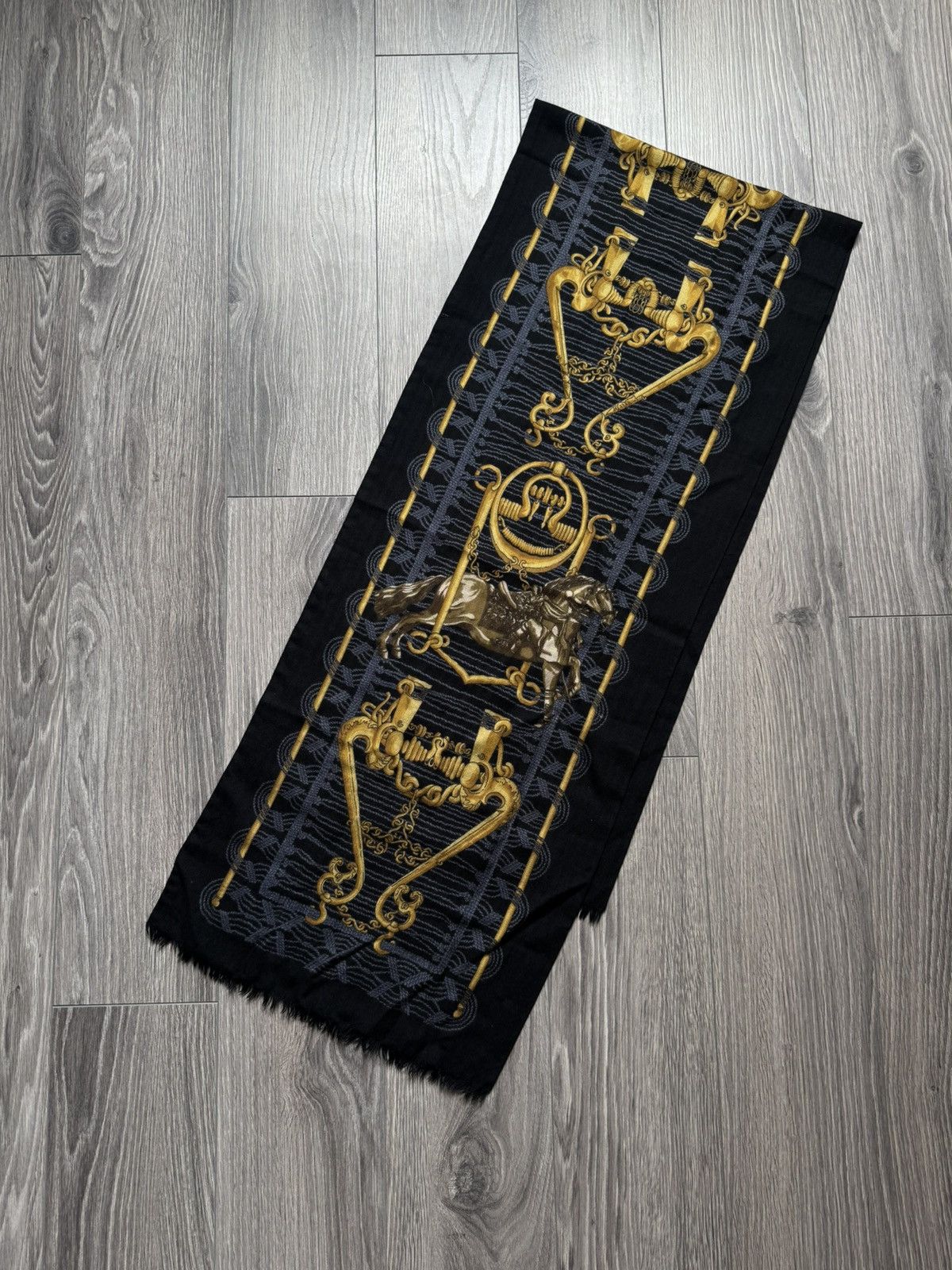 Hermes Hermès Les Cavaliers d'or Black/Gold Cashmere/Silk scarf OS Size ONE SIZE - 1 Thumbnail