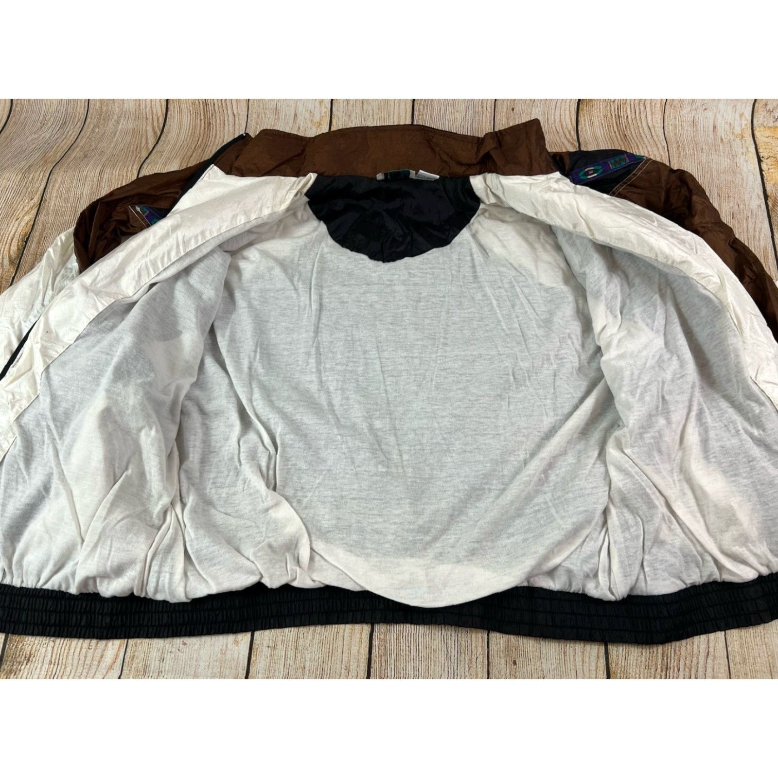 Vintage VINTAGE Bolo Spirit Jacket Windbreaker Nylon 90s Black AZTEC Brown L Unisex Adults Mens Womens Size US L / EU 52-54 / 3 - 5 Thumbnail