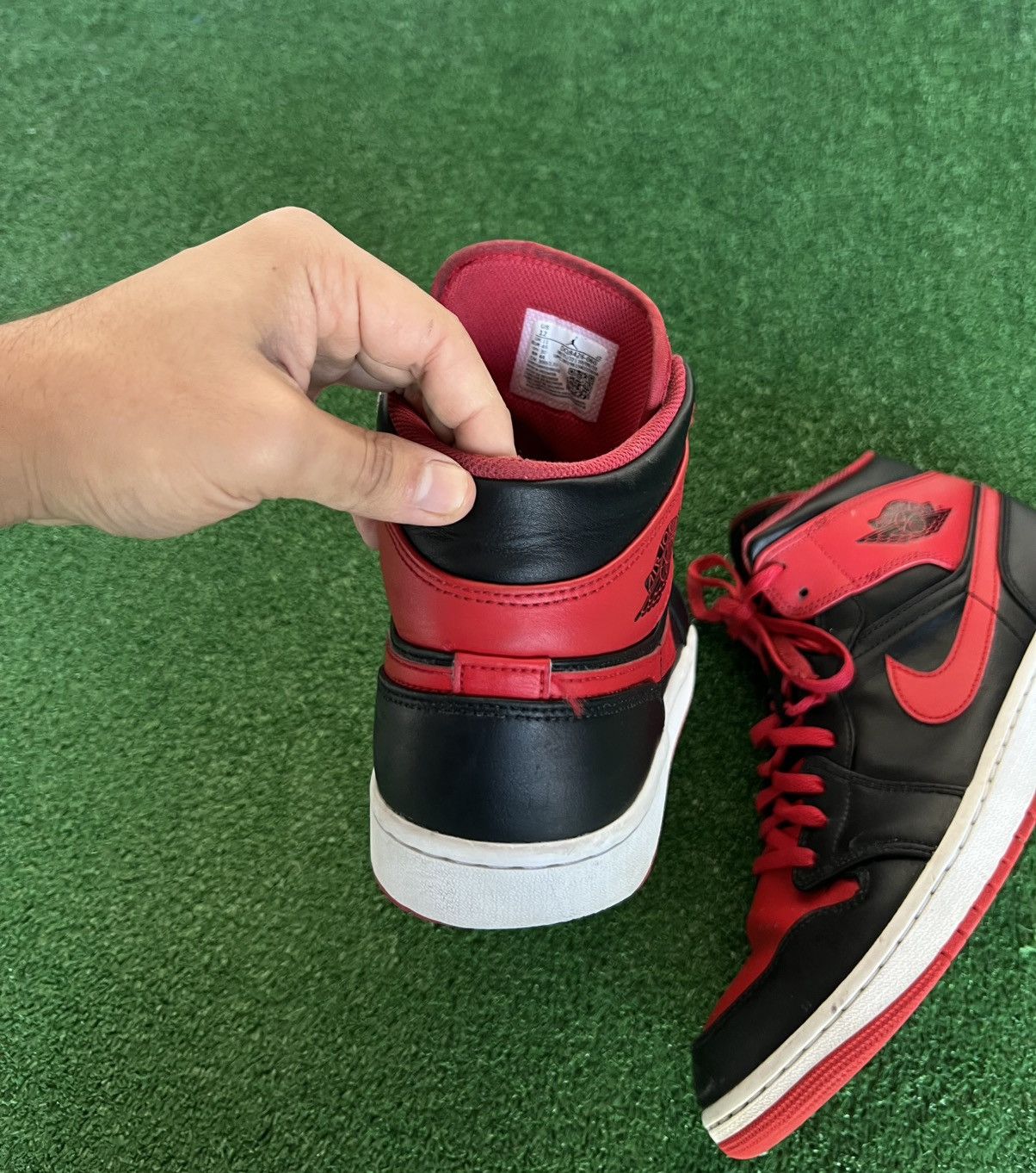 Jordan Brand Nike Air Jordan 1 Mid "Alternate Bred" Size US 12 / EU 45 - 6 Thumbnail